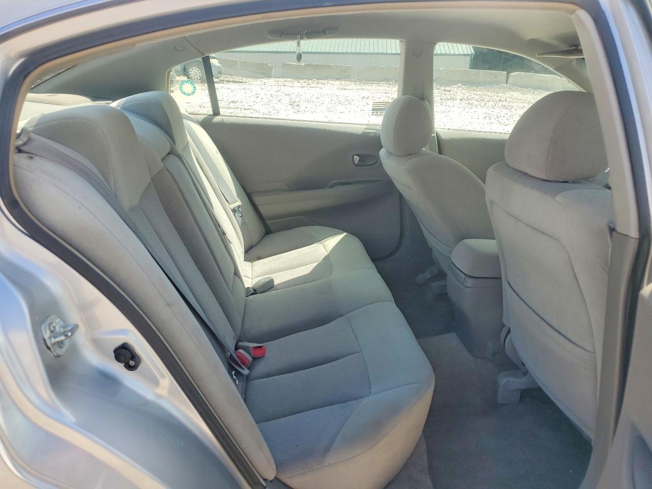 2004 Nissan Altima 2.5 Silver vin: 1N4AL11D04C143463