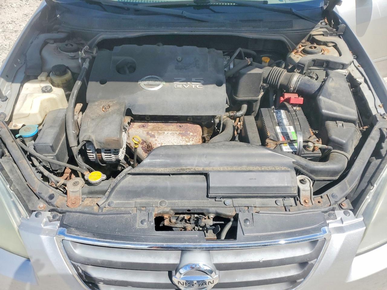 2004 Nissan Altima 2.5 Silver vin: 1N4AL11D04C143463