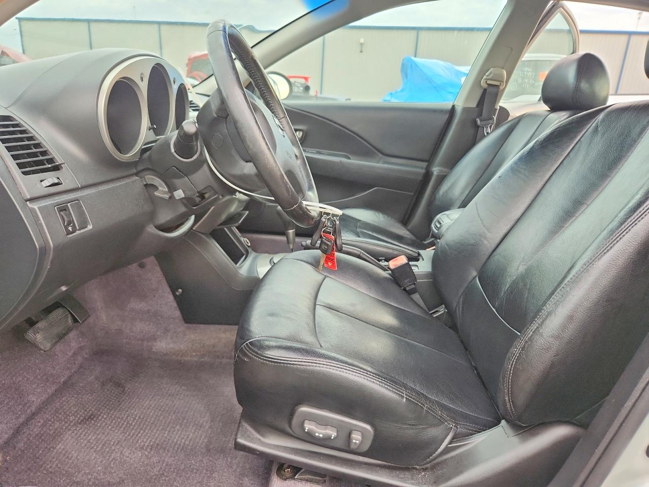 2004 Nissan Altima 2.5 Silver vin: 1N4AL11D04C145357