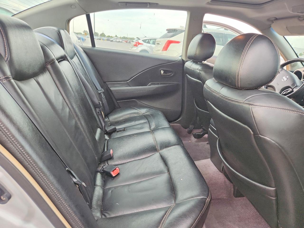 2004 Nissan Altima 2.5 Silver vin: 1N4AL11D04C145357