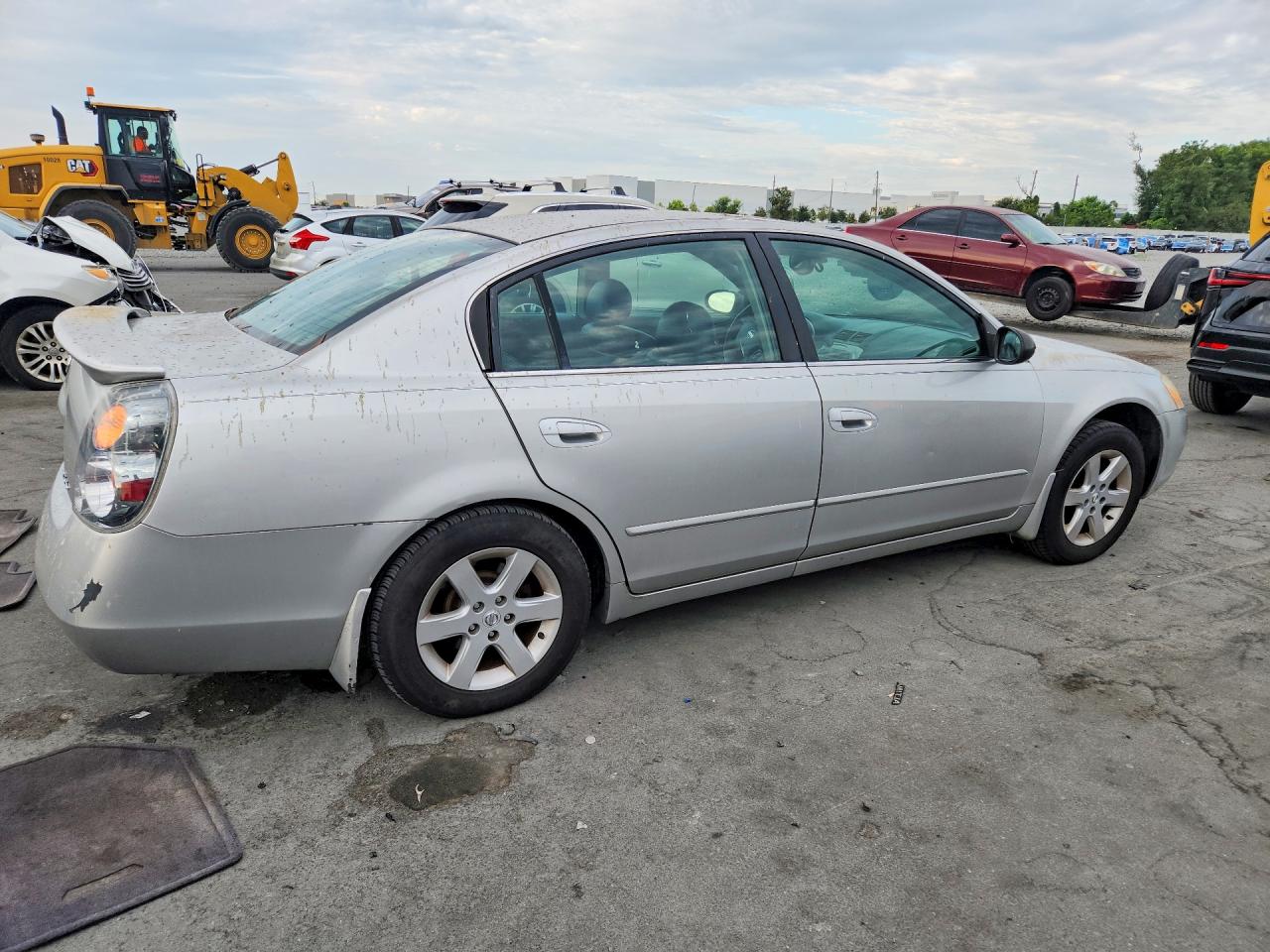 2004 Nissan Altima 2.5 Silver vin: 1N4AL11D04C145357
