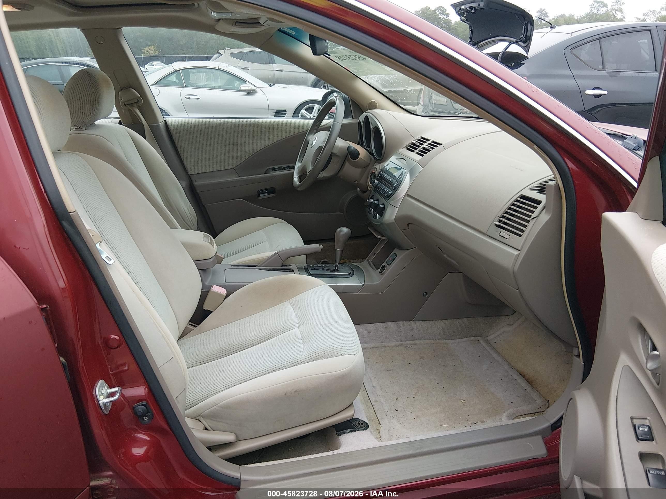 2004 Nissan Altima 2.5 S Red vin: 1N4AL11D04C173854