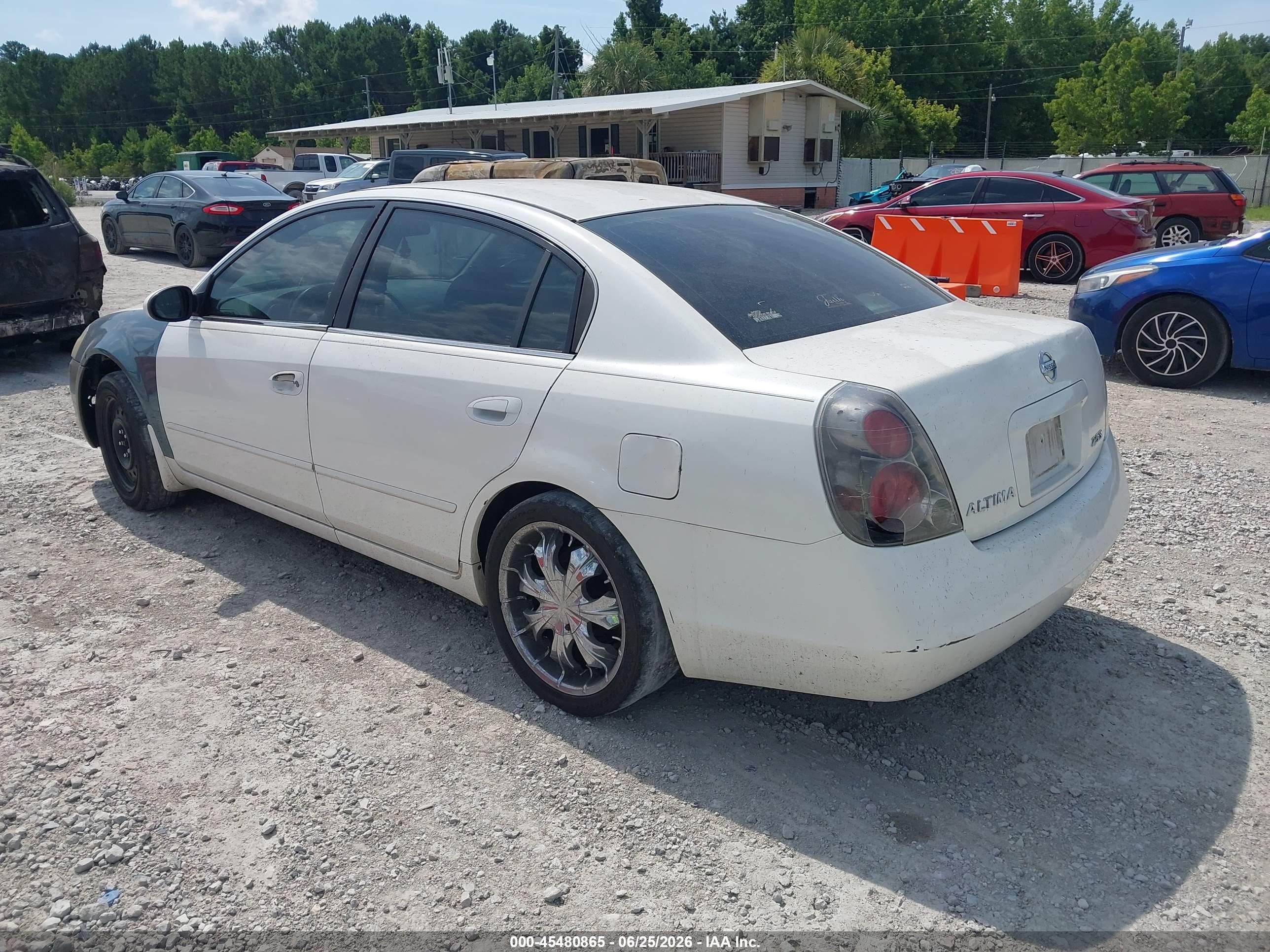 2005 Nissan Altima 2.5 S White vin: 1N4AL11D05C268609