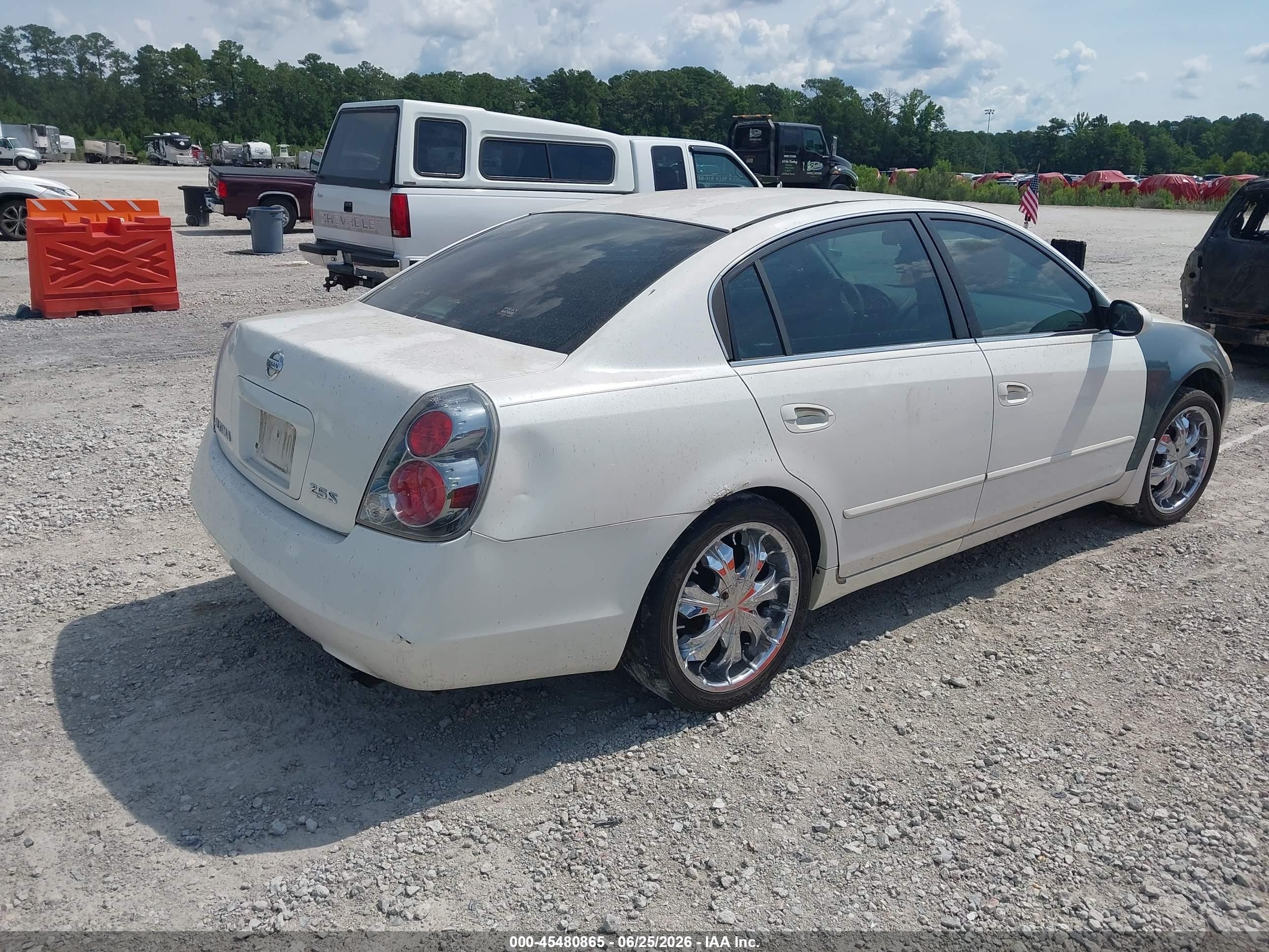2005 Nissan Altima 2.5 S White vin: 1N4AL11D05C268609