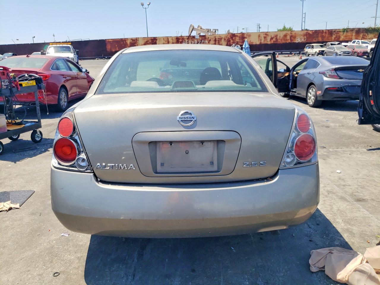 2005 Nissan Altima 2.5 Tan vin: 1N4AL11D05C304203