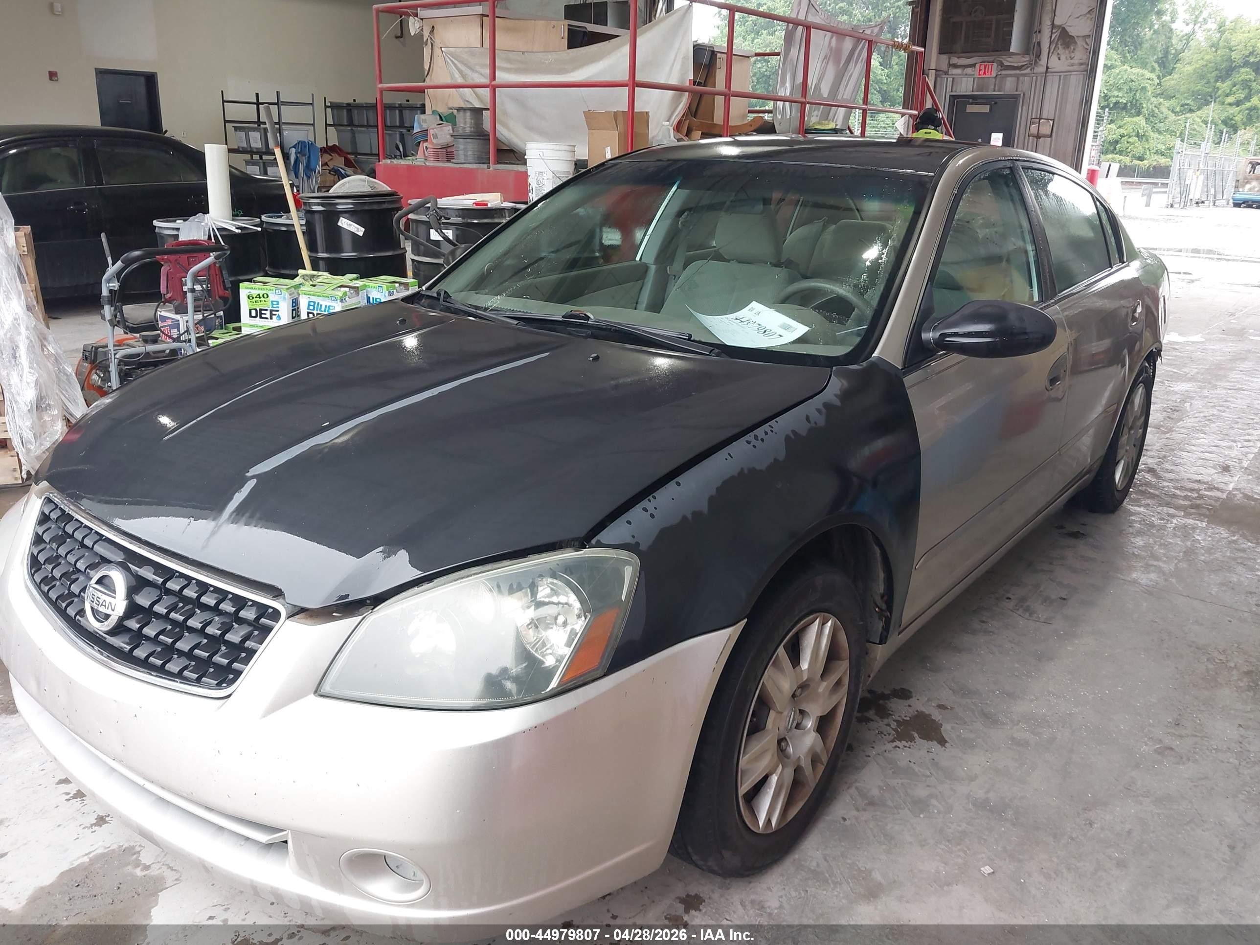 2005 Nissan Altima 2.5 S Серебряный vin: 1N4AL11D05C310874