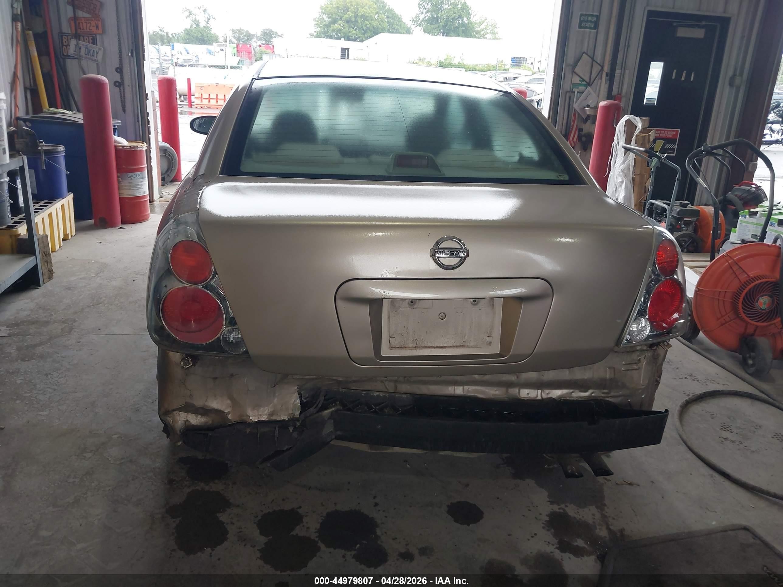 2005 Nissan Altima 2.5 S Серебряный vin: 1N4AL11D05C310874