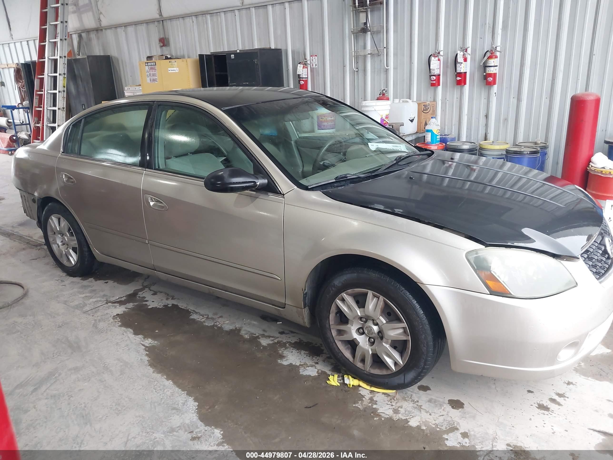 2005 Nissan Altima 2.5 S Серебряный vin: 1N4AL11D05C310874