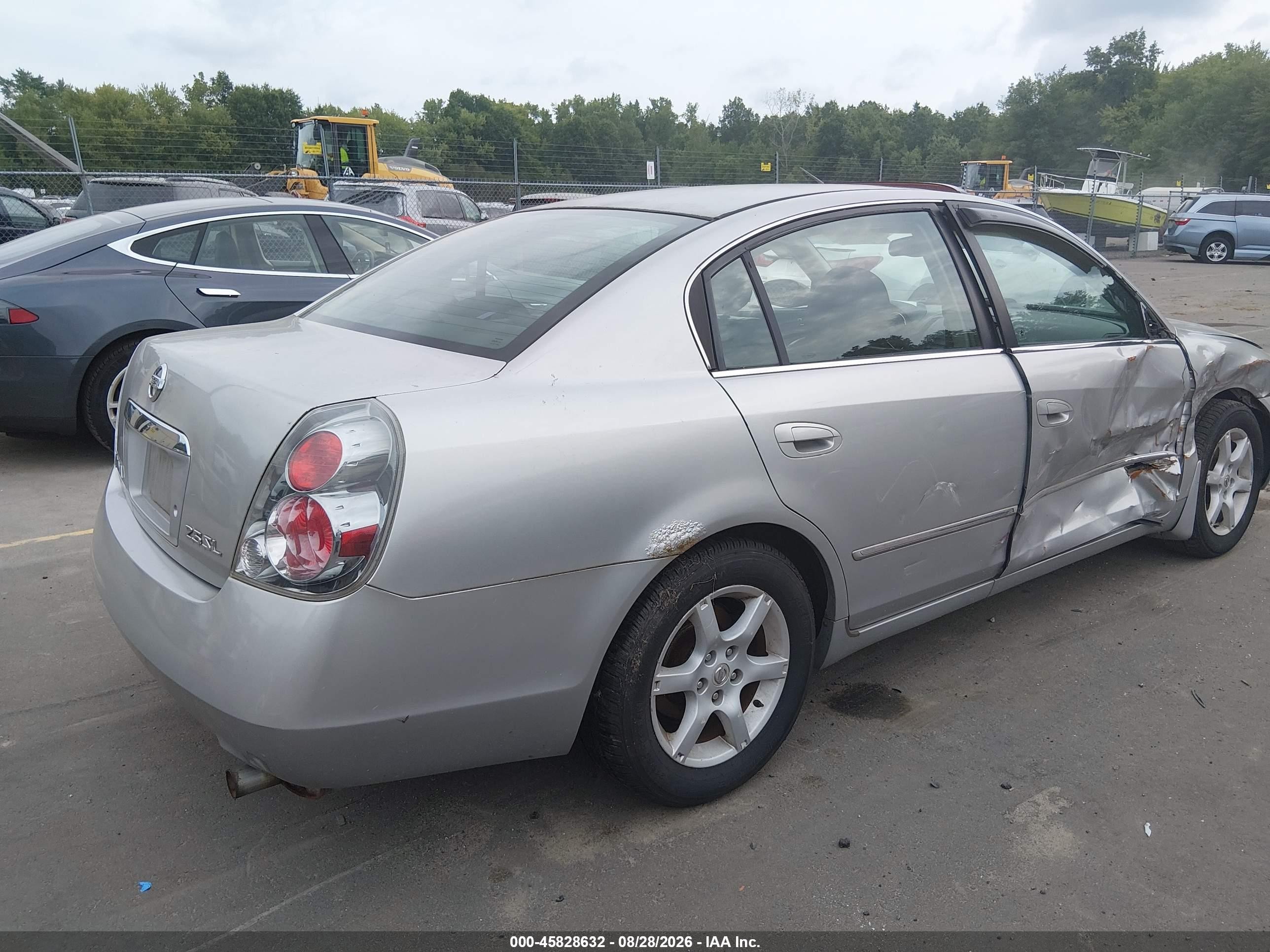 2005 Nissan Altima 2.5 S Серый vin: 1N4AL11D05C339937