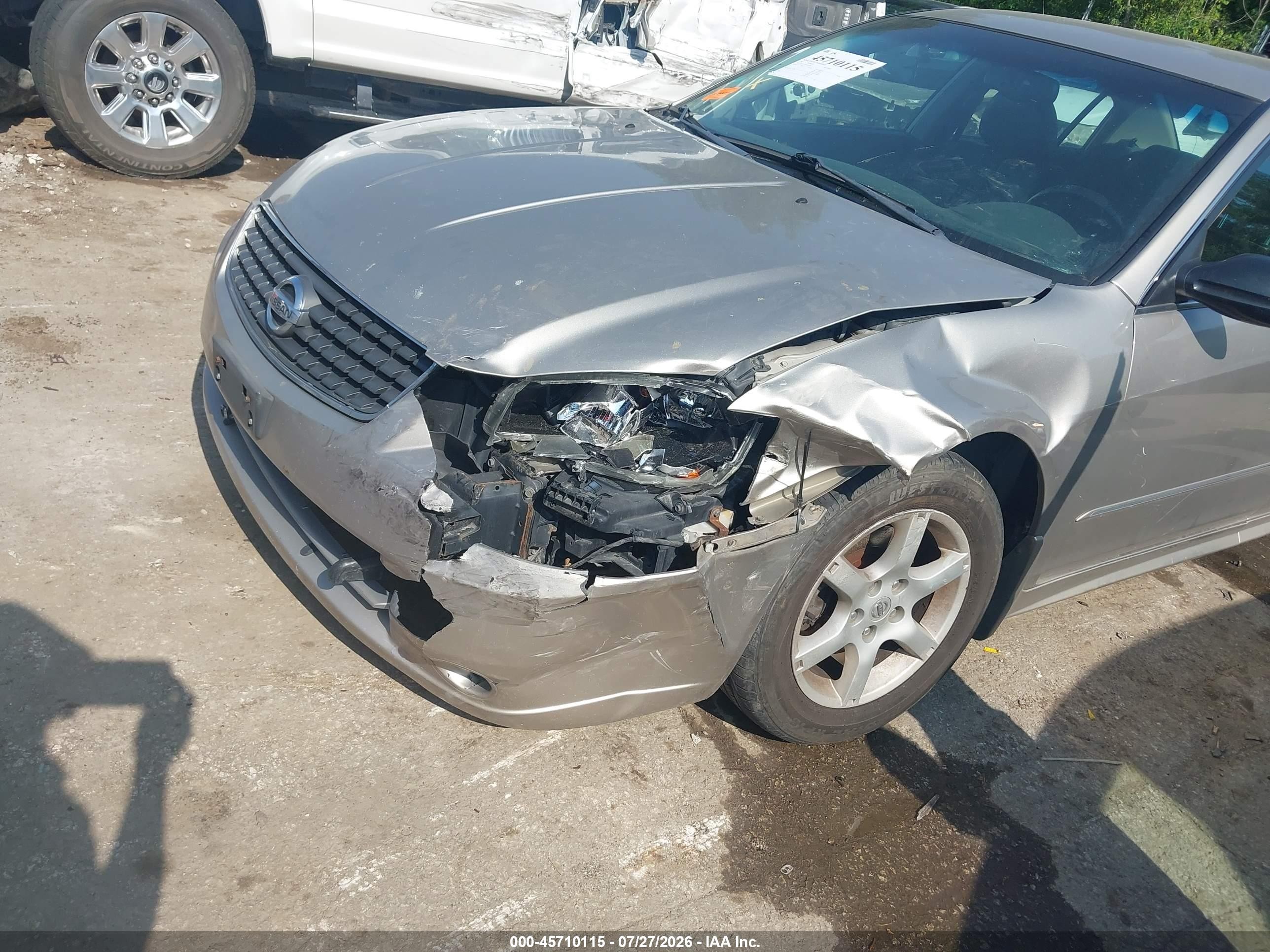 2005 Nissan Altima 2.5 S Silver vin: 1N4AL11D05N479068