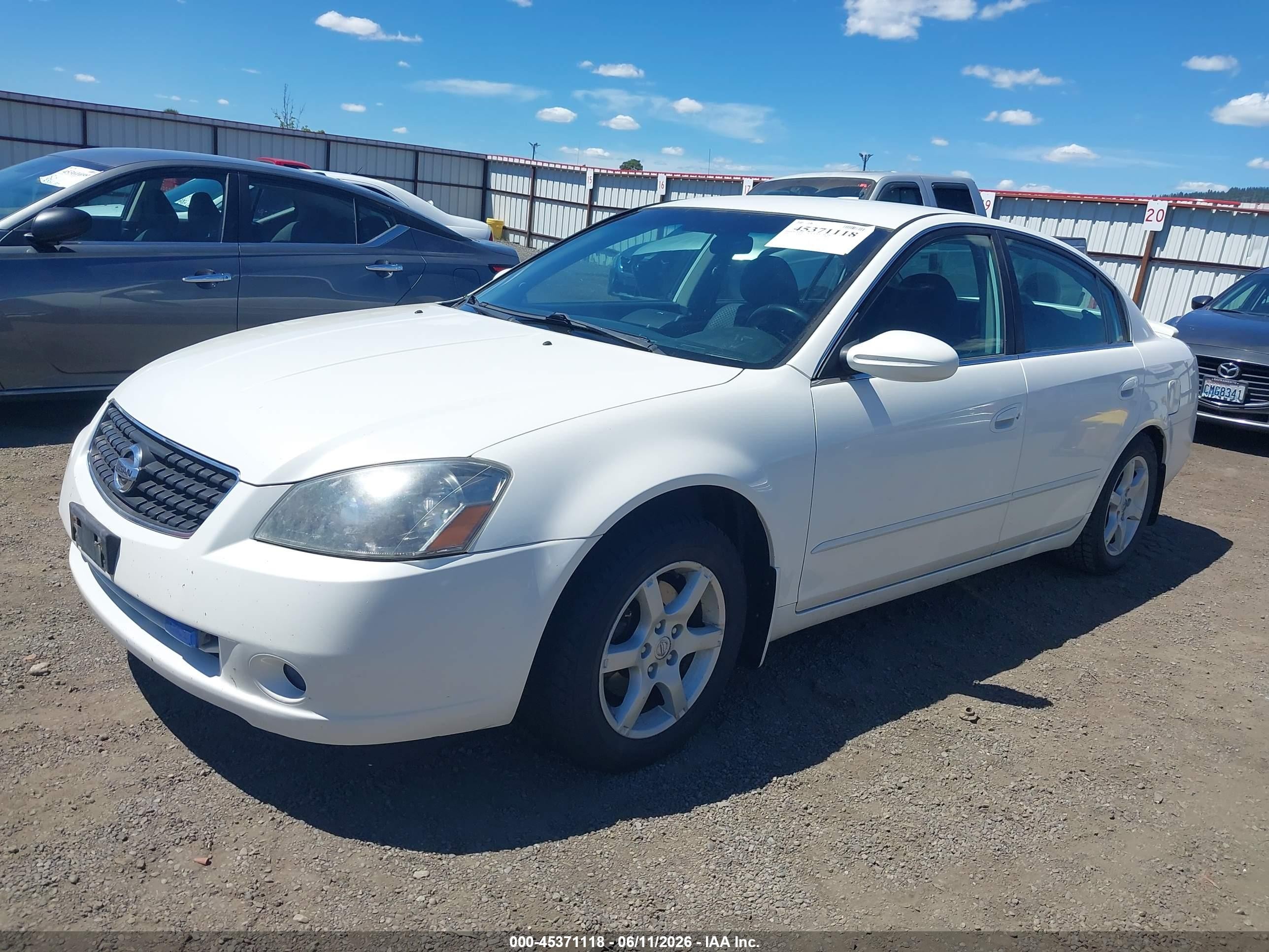 2006 Nissan Altima 2.5 S Белый vin: 1N4AL11D06C186168