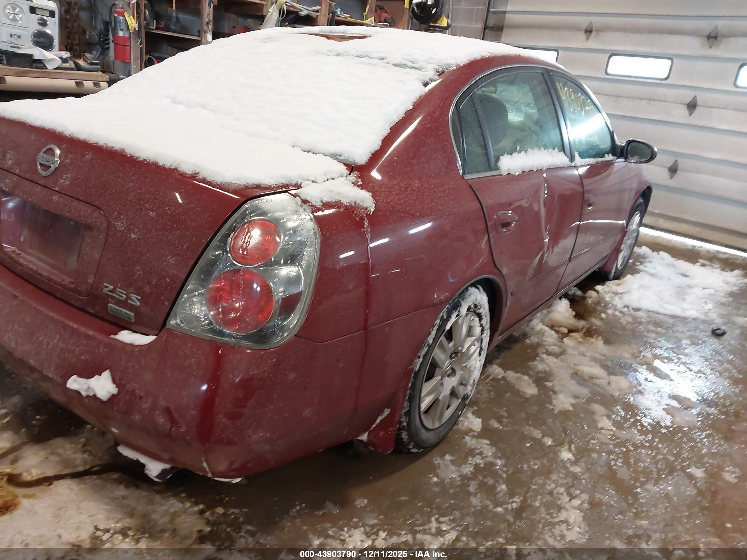 2006 Nissan Altima 2.5 S Red vin: 1N4AL11D06N353195