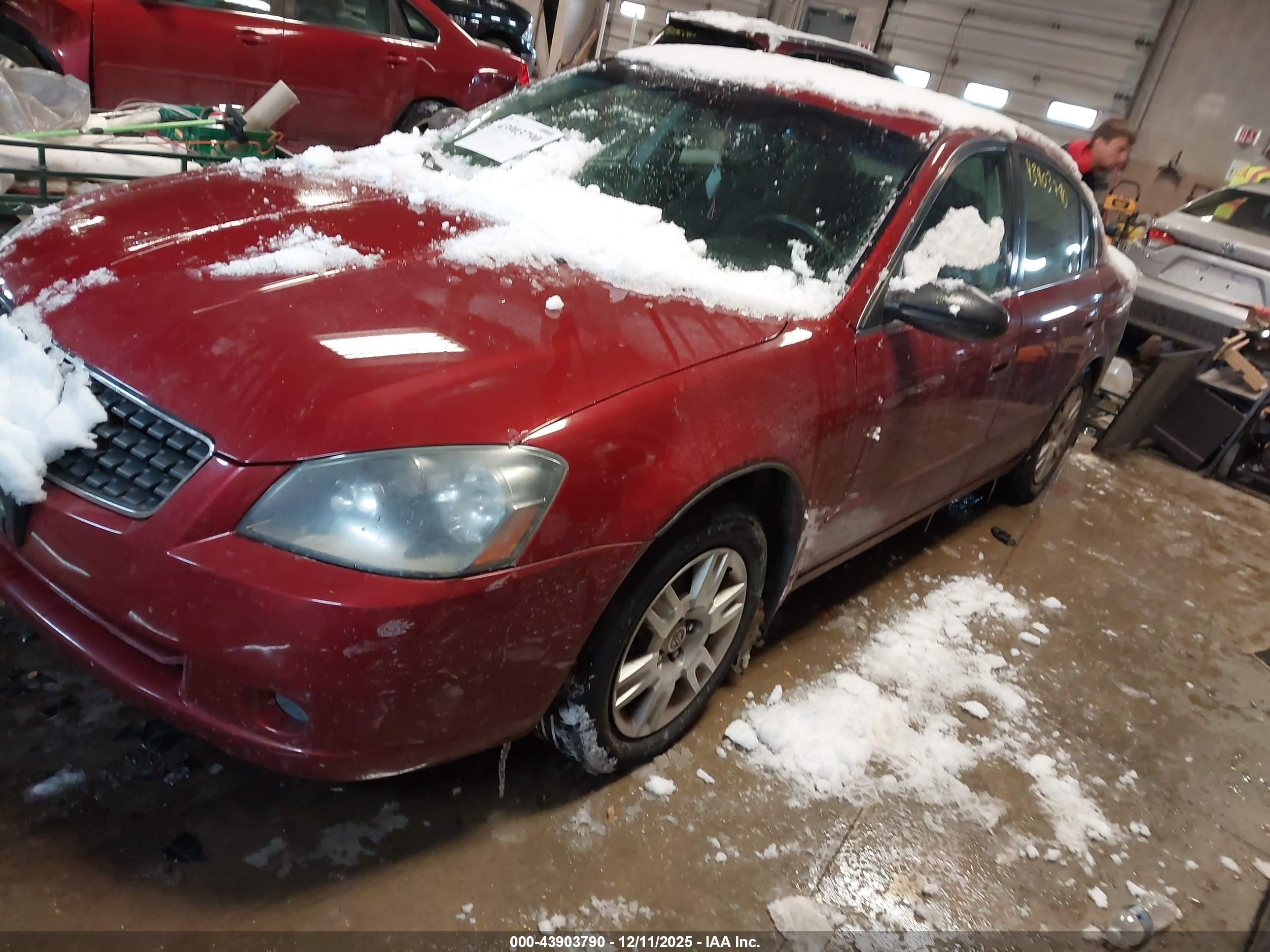 2006 Nissan Altima 2.5 S Red vin: 1N4AL11D06N353195