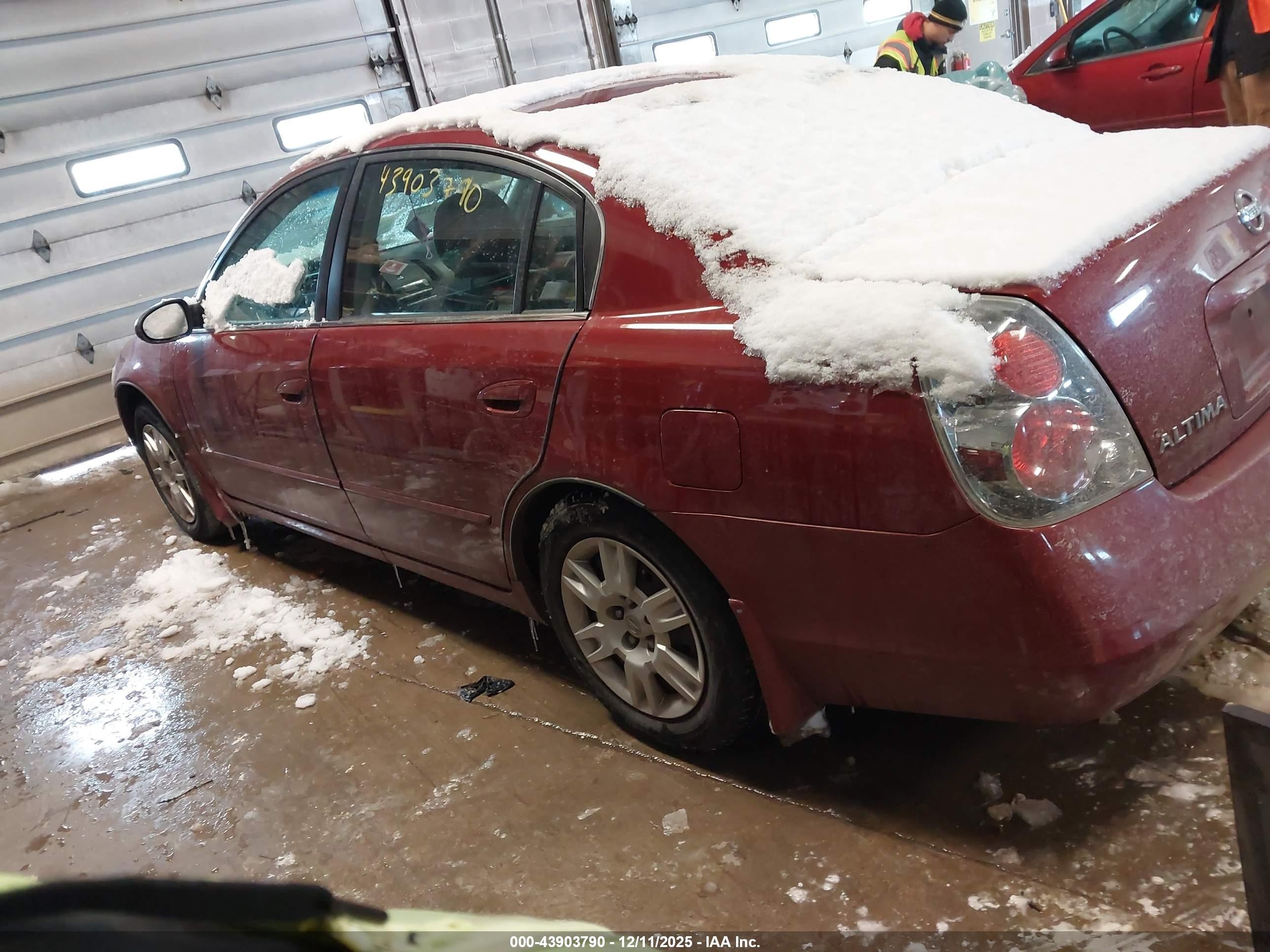 2006 Nissan Altima 2.5 S Red vin: 1N4AL11D06N353195