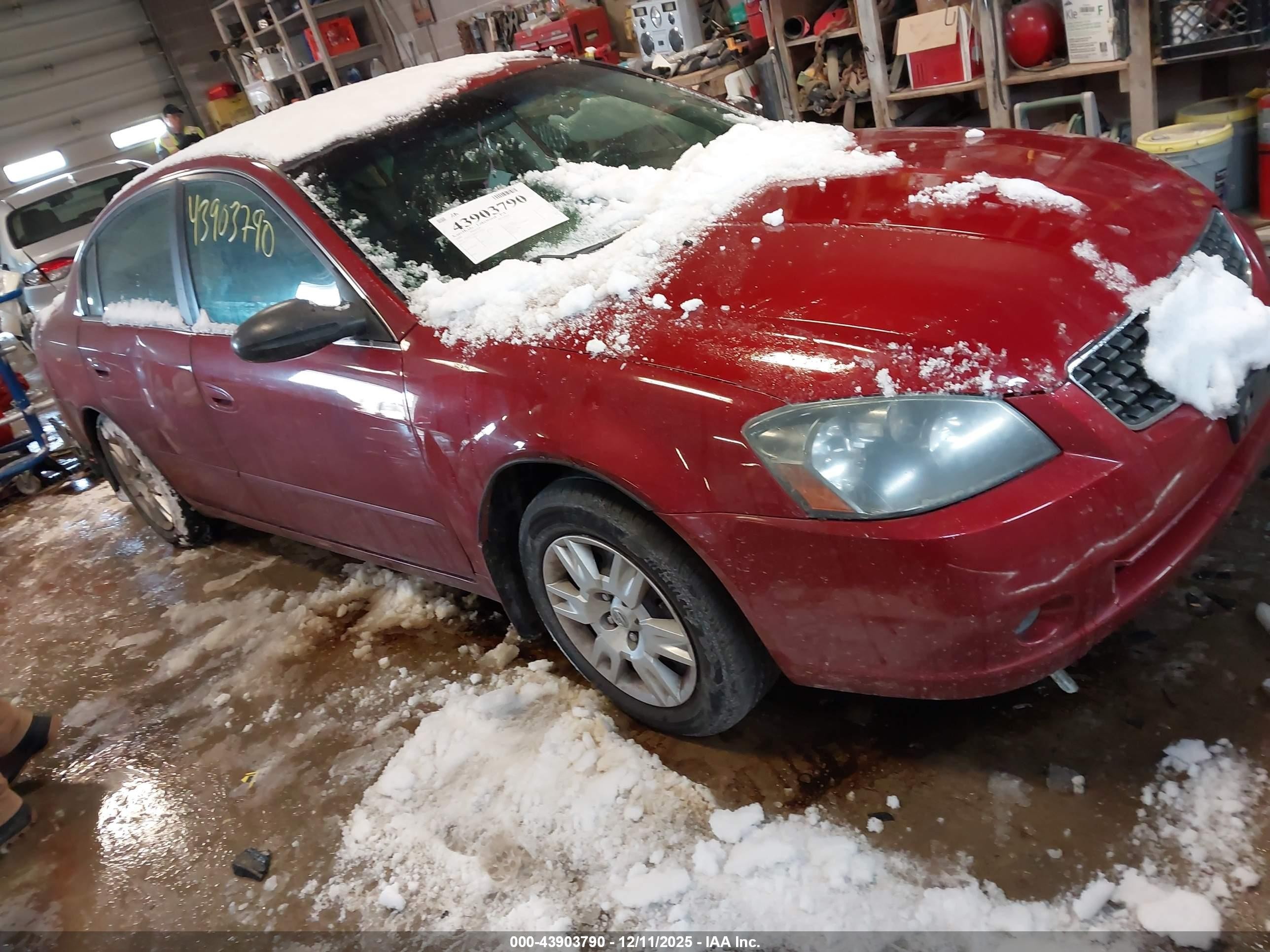2006 Nissan Altima 2.5 S Red vin: 1N4AL11D06N353195