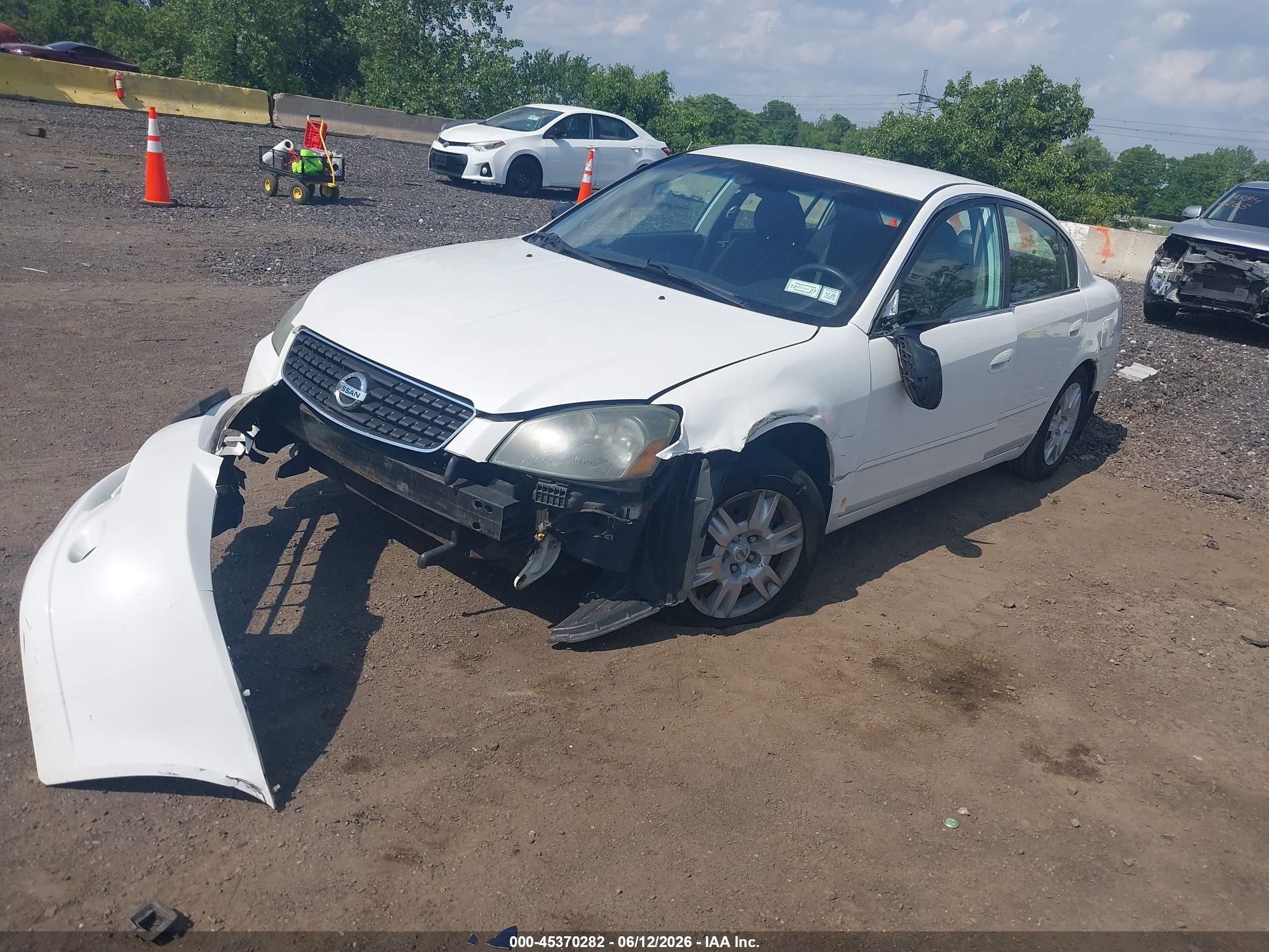 2006 Nissan Altima 2.5 S Белый vin: 1N4AL11D06N460280