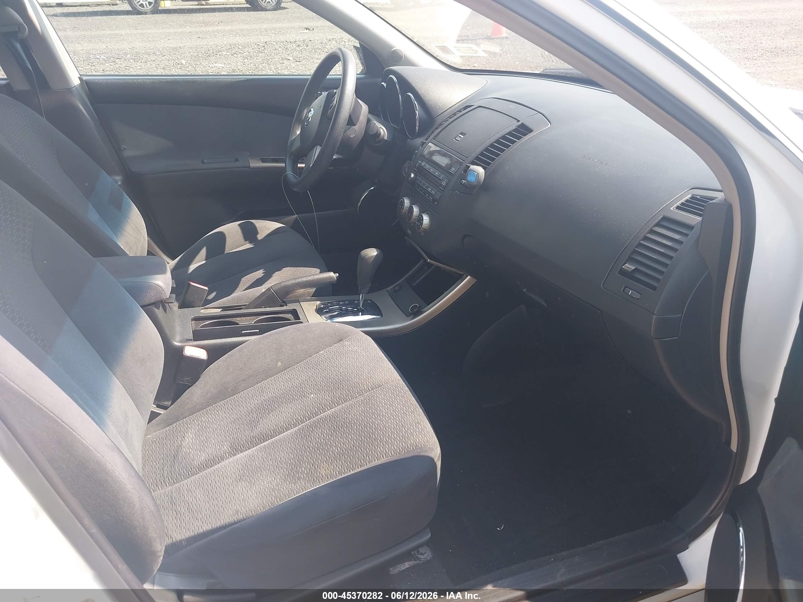 2006 Nissan Altima 2.5 S Белый vin: 1N4AL11D06N460280
