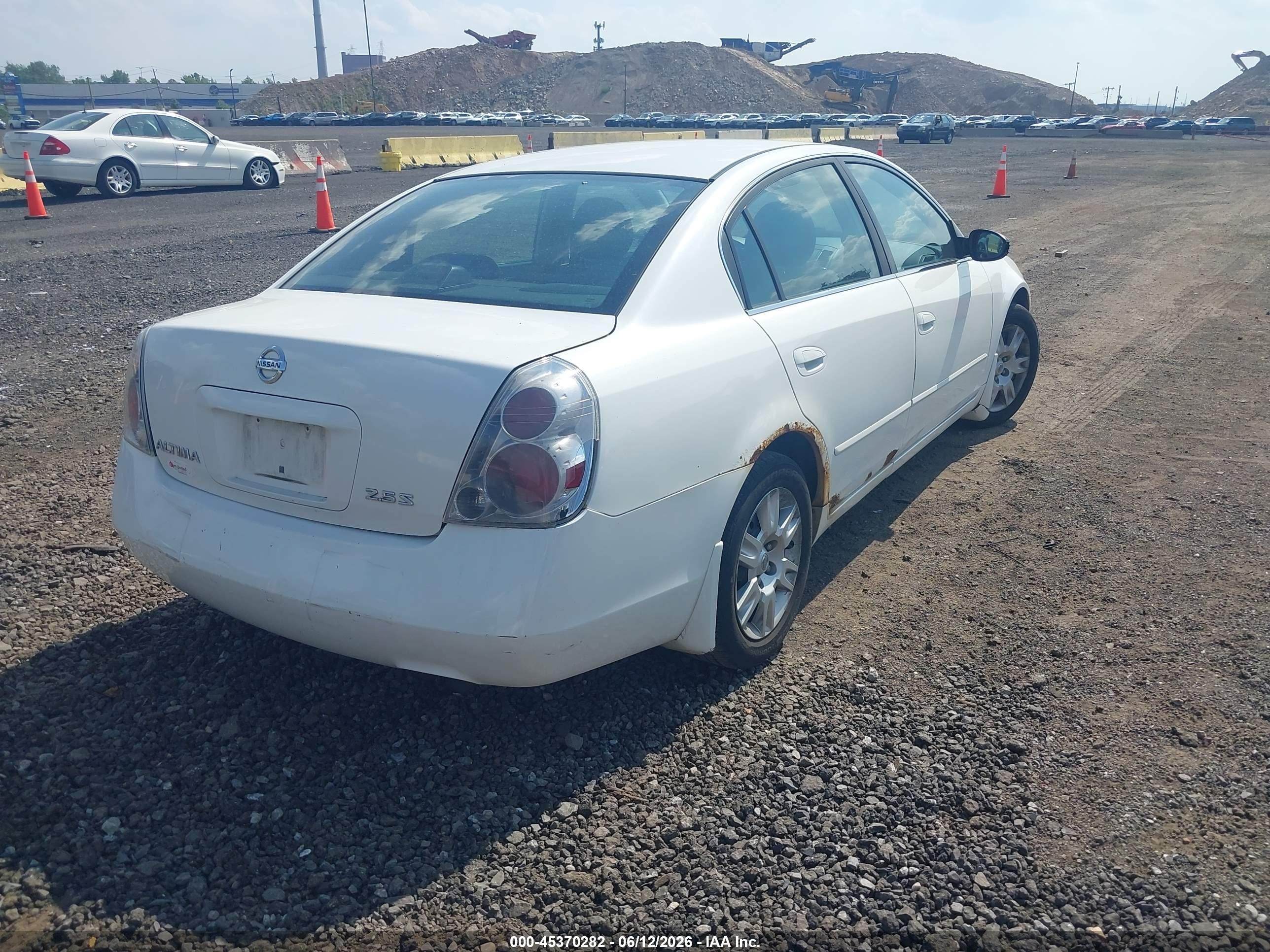 2006 Nissan Altima 2.5 S Белый vin: 1N4AL11D06N460280