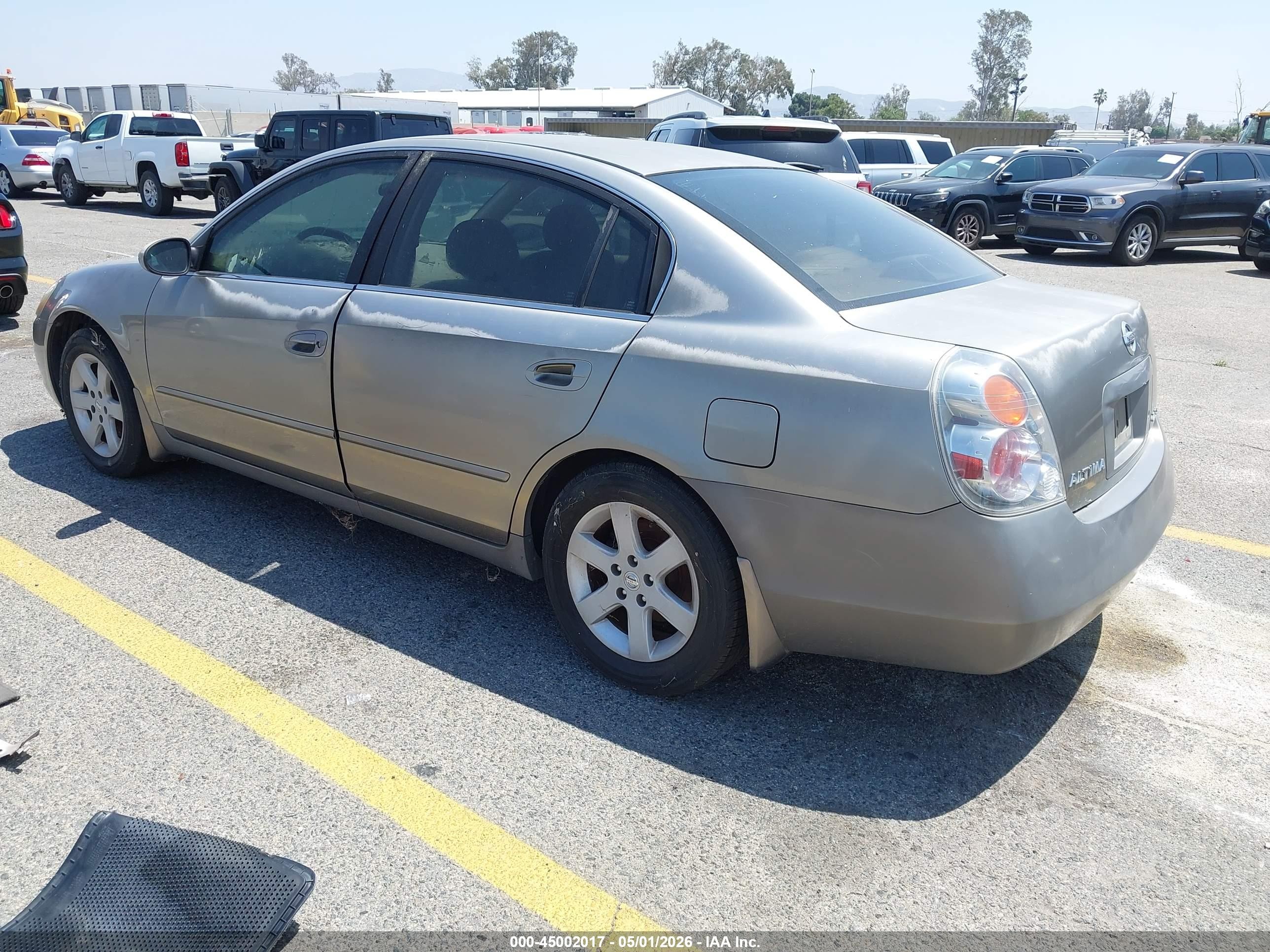 2003 Nissan Altima 2.5 S Gold vin: 1N4AL11D13C168130