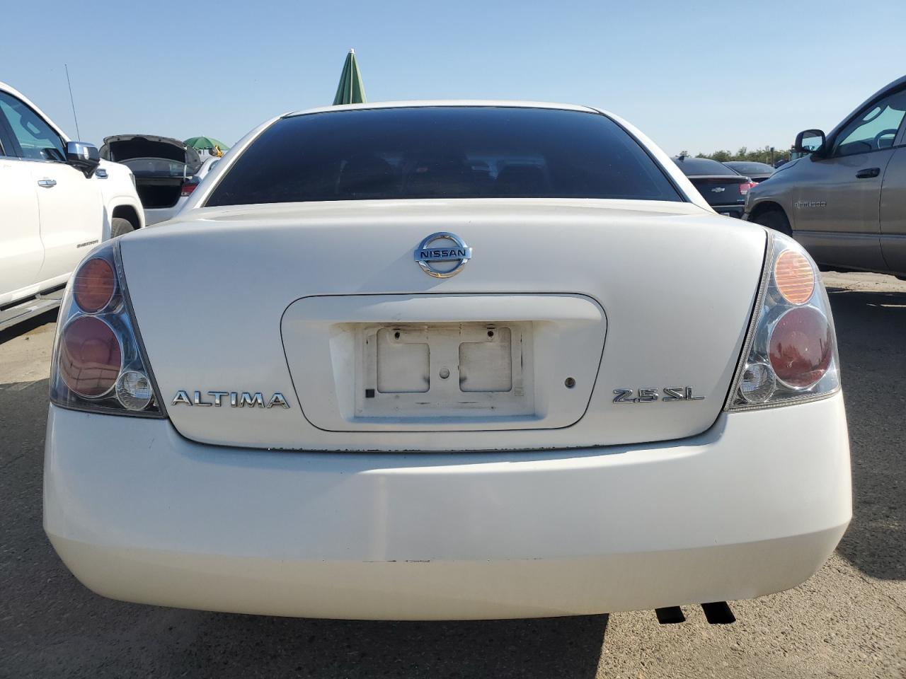2003 Nissan Altima Base Белый vin: 1N4AL11D13C210070