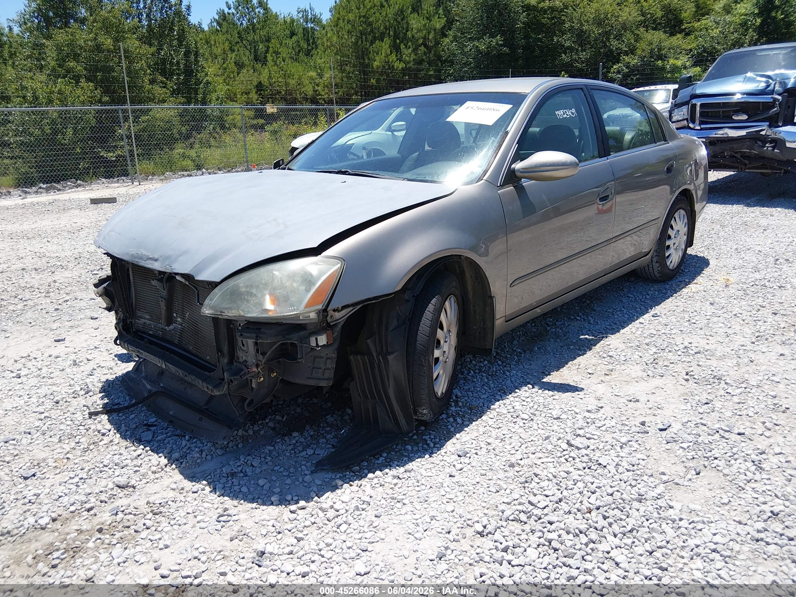 2003 Nissan Altima 2.5 S Gold vin: 1N4AL11D13C223028