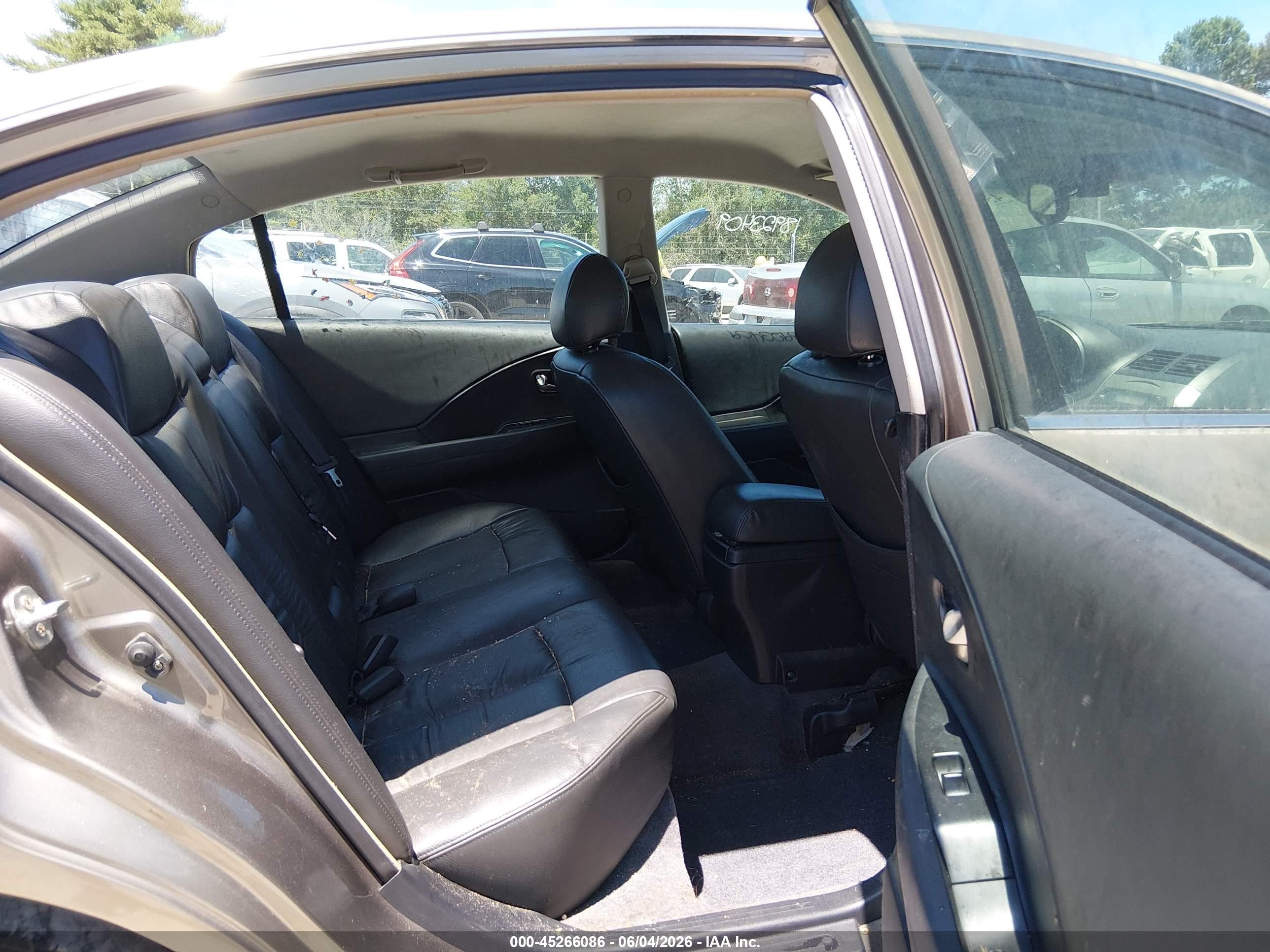 2003 Nissan Altima 2.5 S Gold vin: 1N4AL11D13C223028