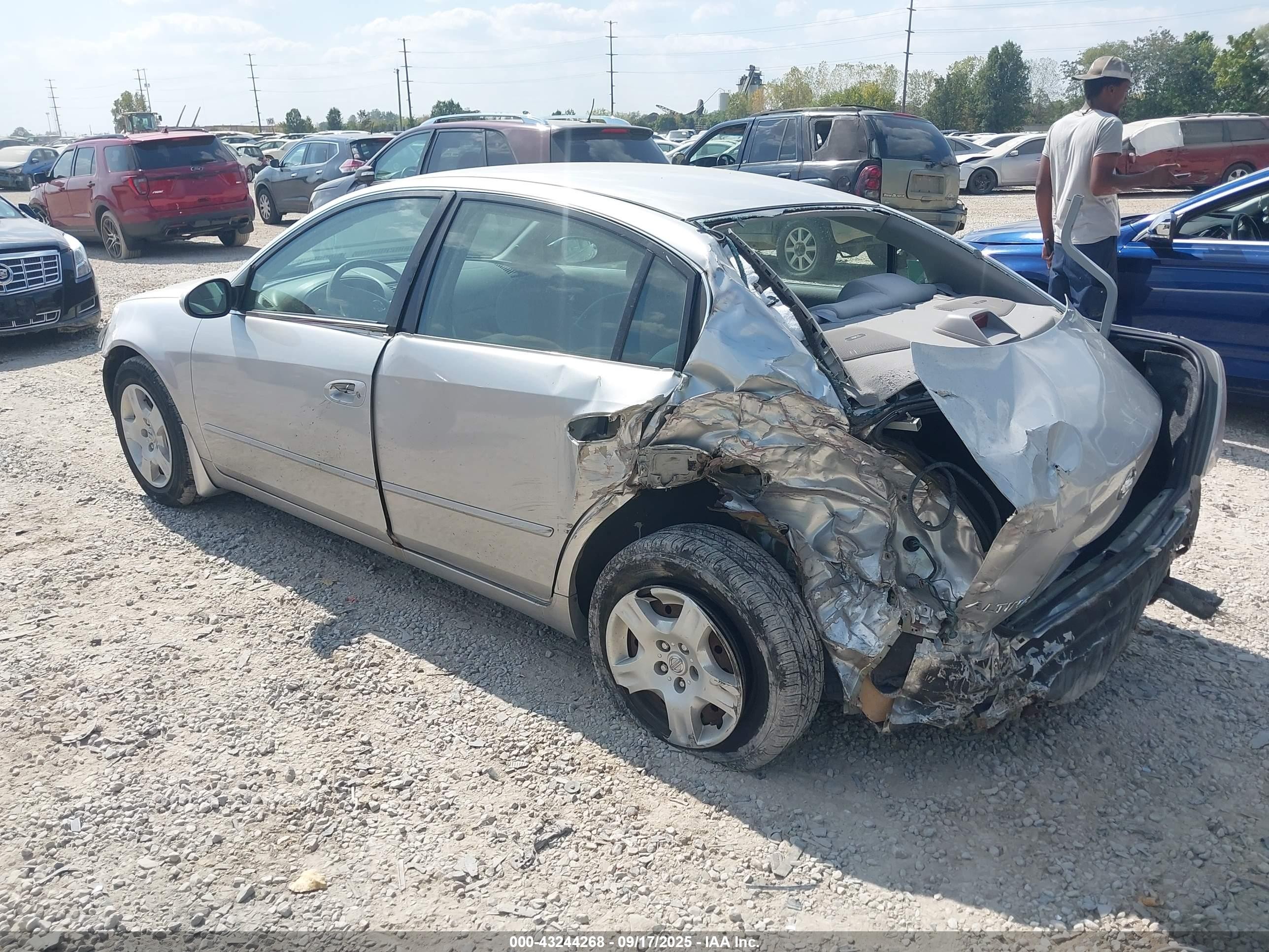 2003 Nissan Altima 2.5 S Silver vin: 1N4AL11D13C271810