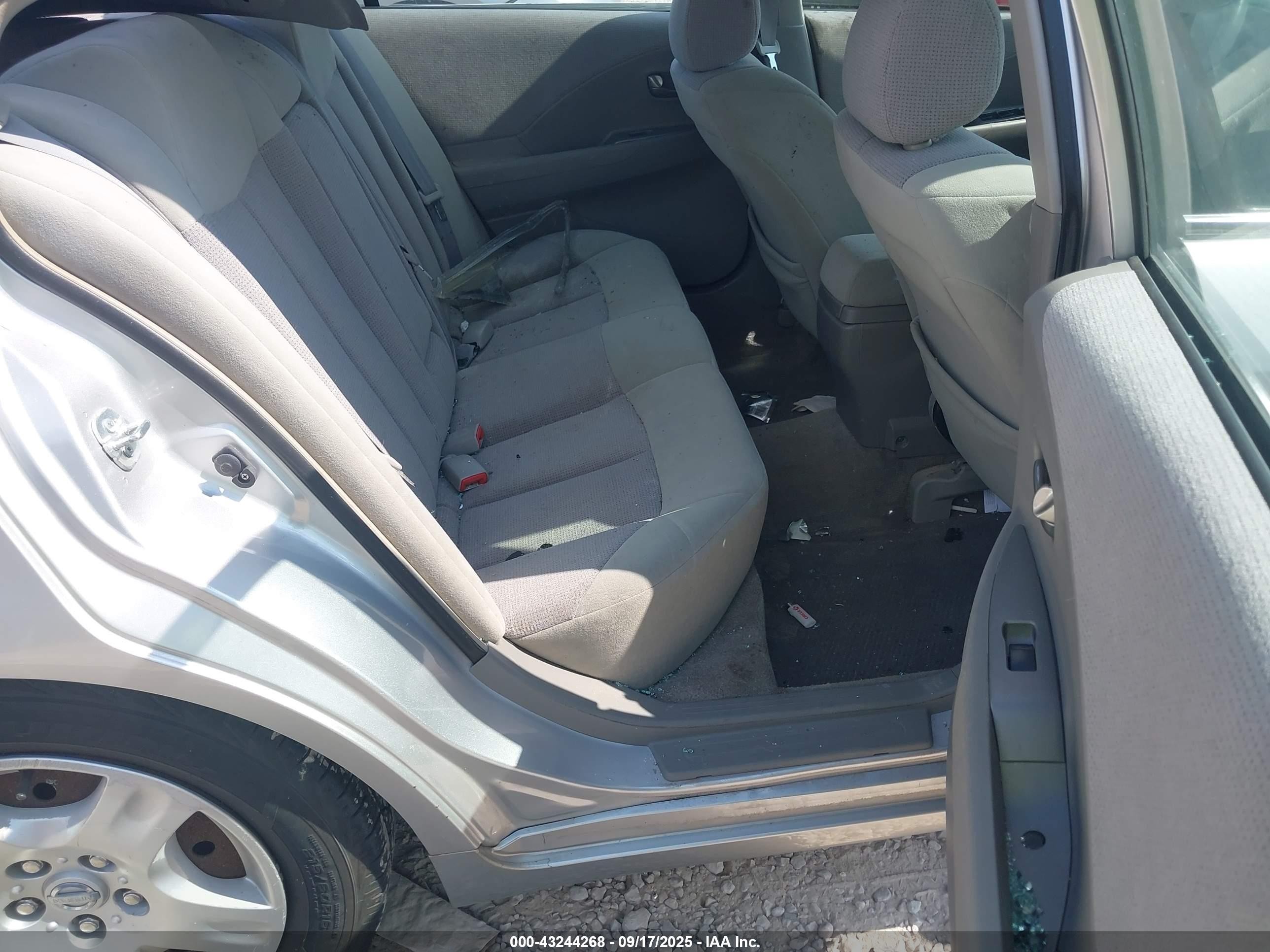2003 Nissan Altima 2.5 S Silver vin: 1N4AL11D13C271810