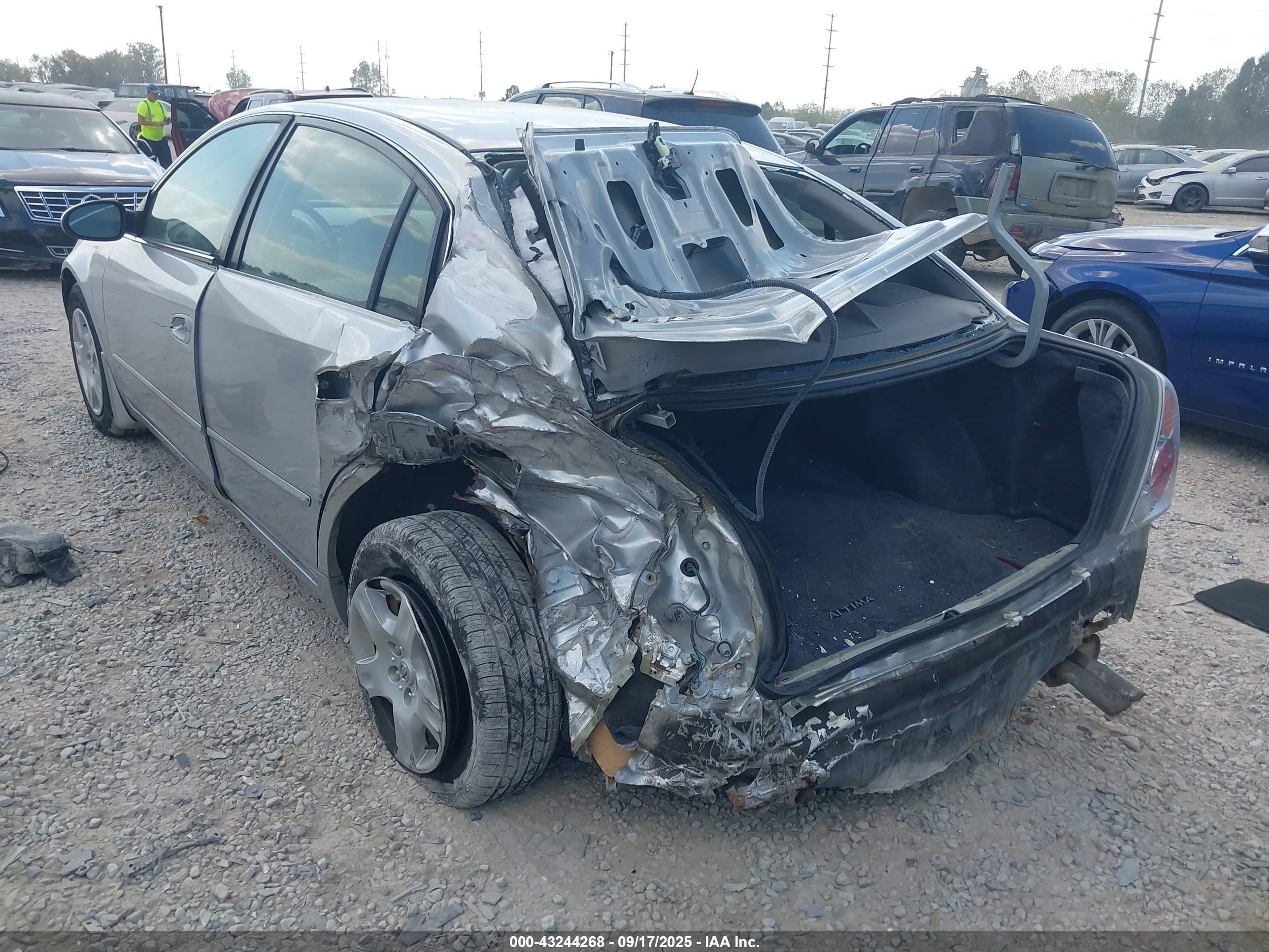 2003 Nissan Altima 2.5 S Silver vin: 1N4AL11D13C271810