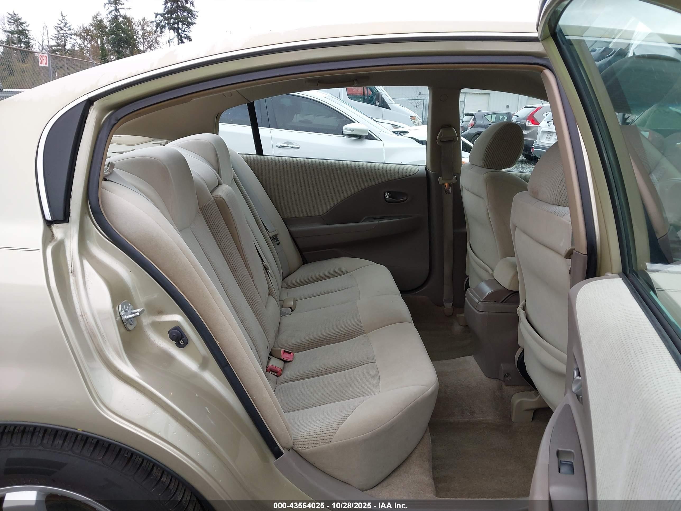 2003 Nissan Altima 2.5 S Gold vin: 1N4AL11D13C306085