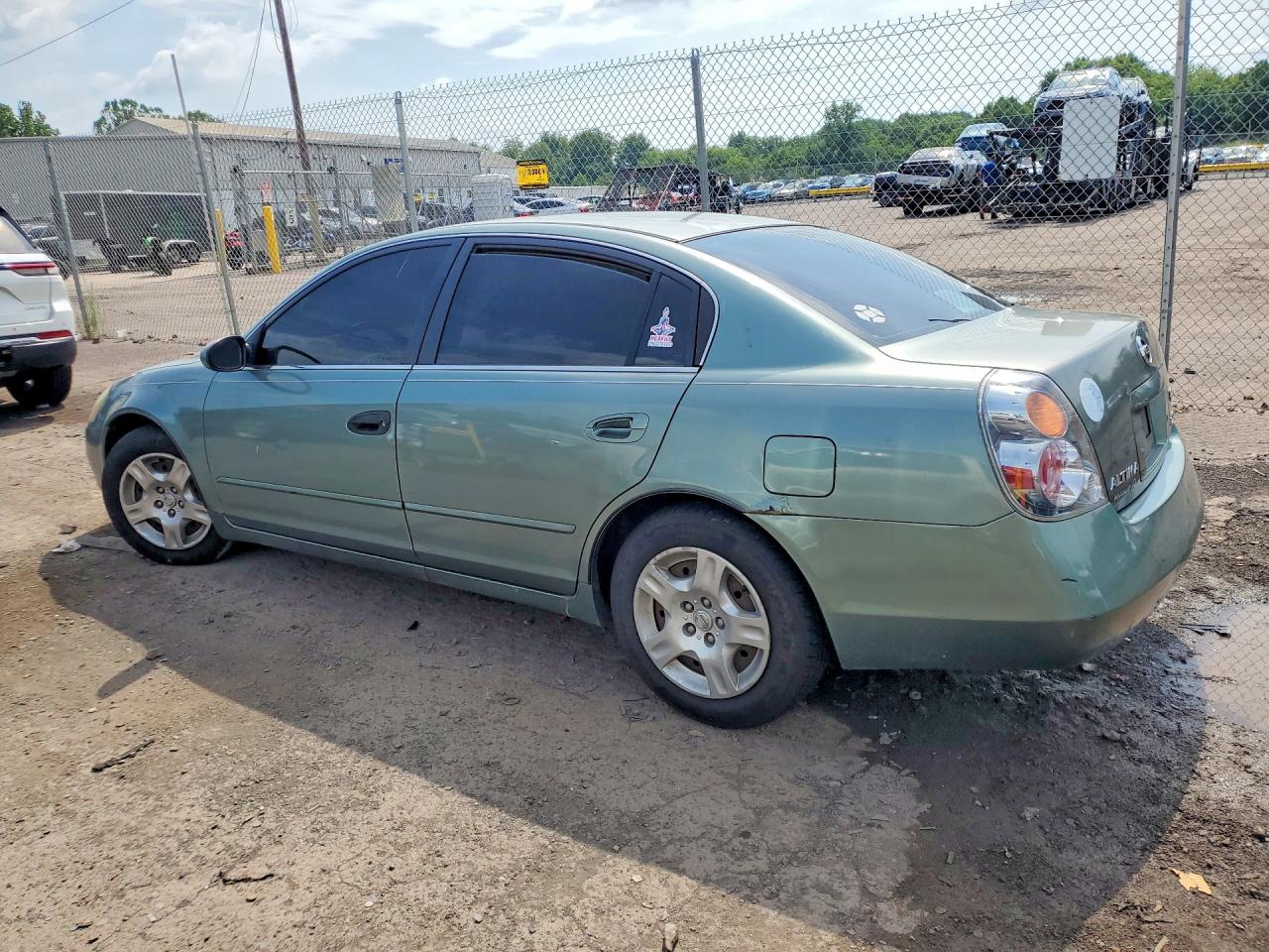 2004 Nissan Altima 2.5 Green vin: 1N4AL11D14C147666