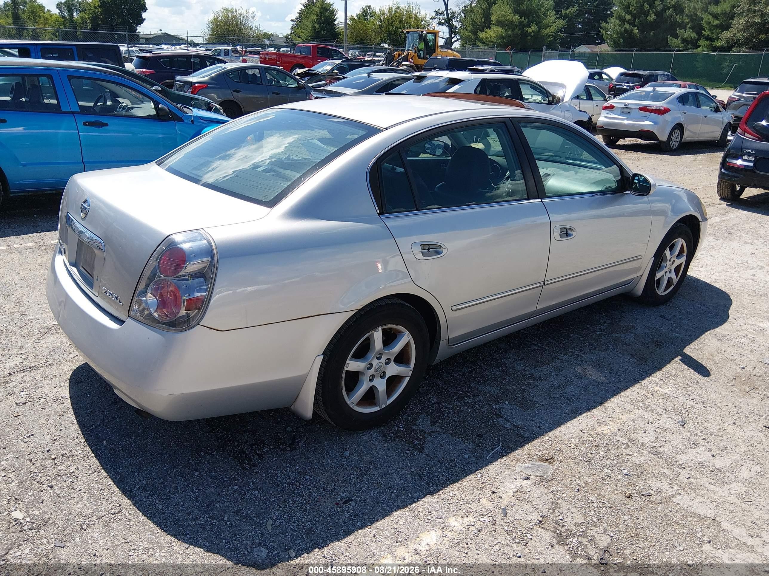 2005 Nissan Altima 2.5 S Silver vin: 1N4AL11D15C250247