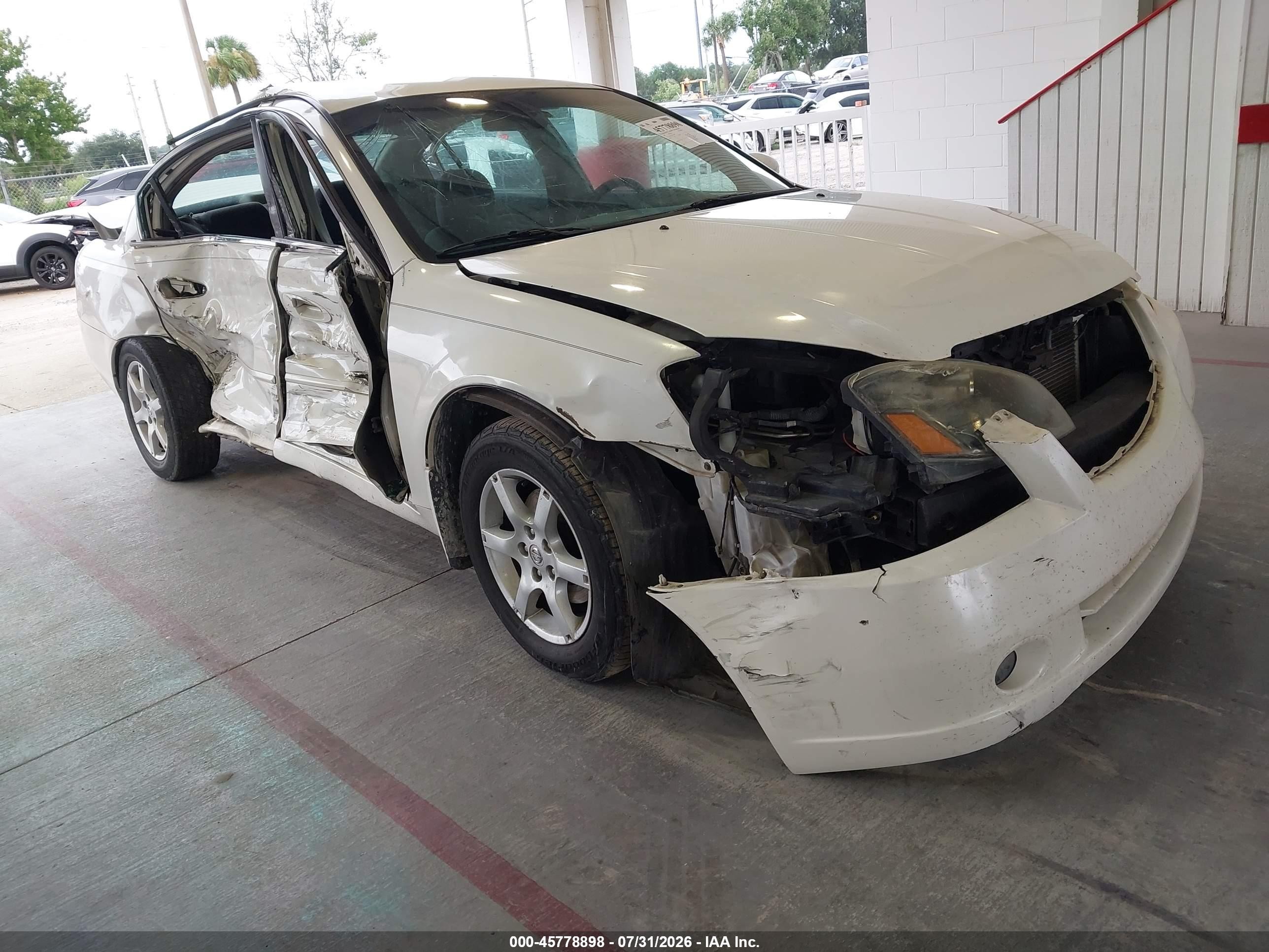 2005 Nissan Altima 2.5 S White vin: 1N4AL11D15C258283
