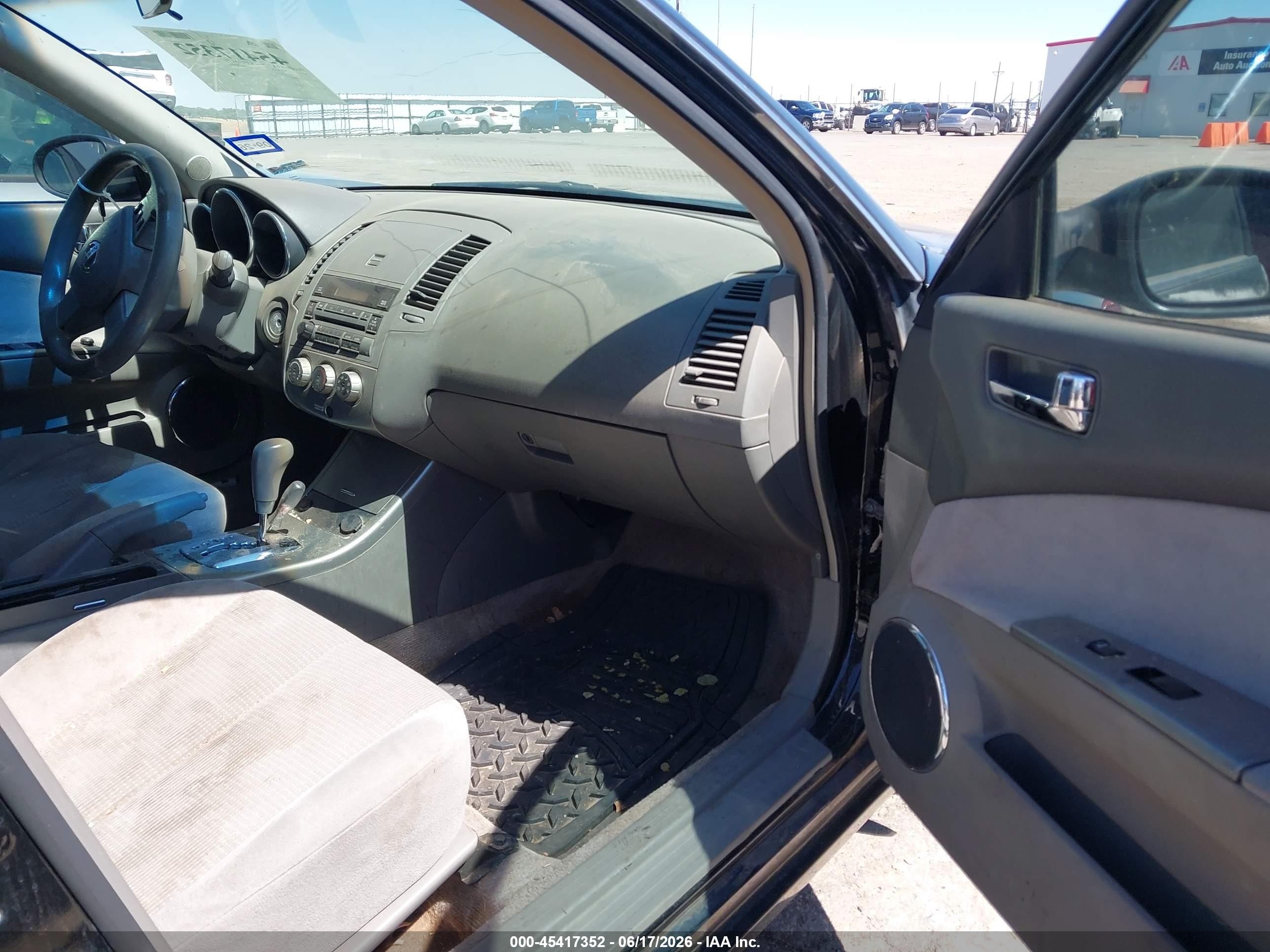 2005 Nissan Altima 2.5 S Black vin: 1N4AL11D15C950902