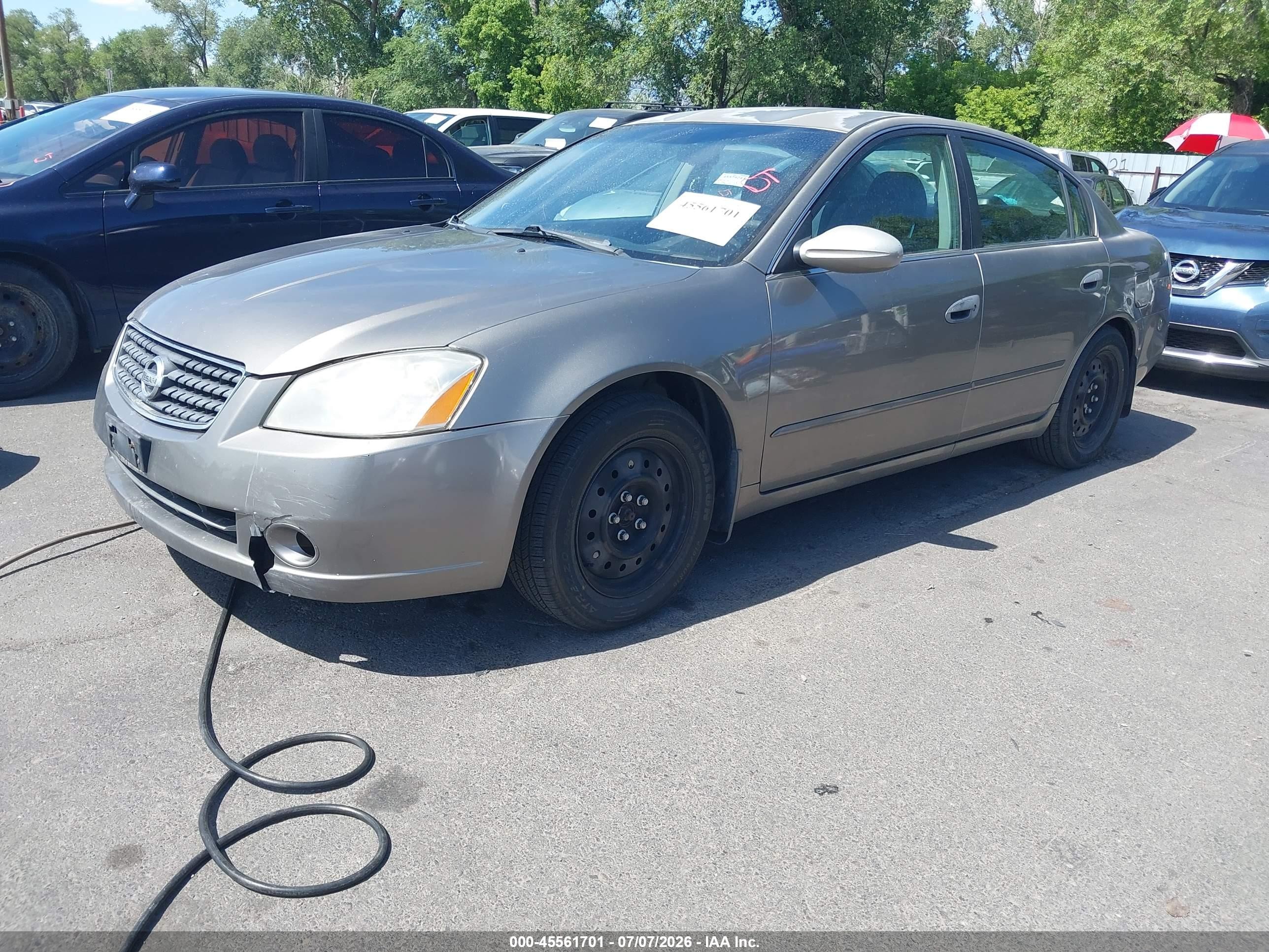 2005 Nissan Altima 2.5 S Серебряный vin: 1N4AL11D15N414374