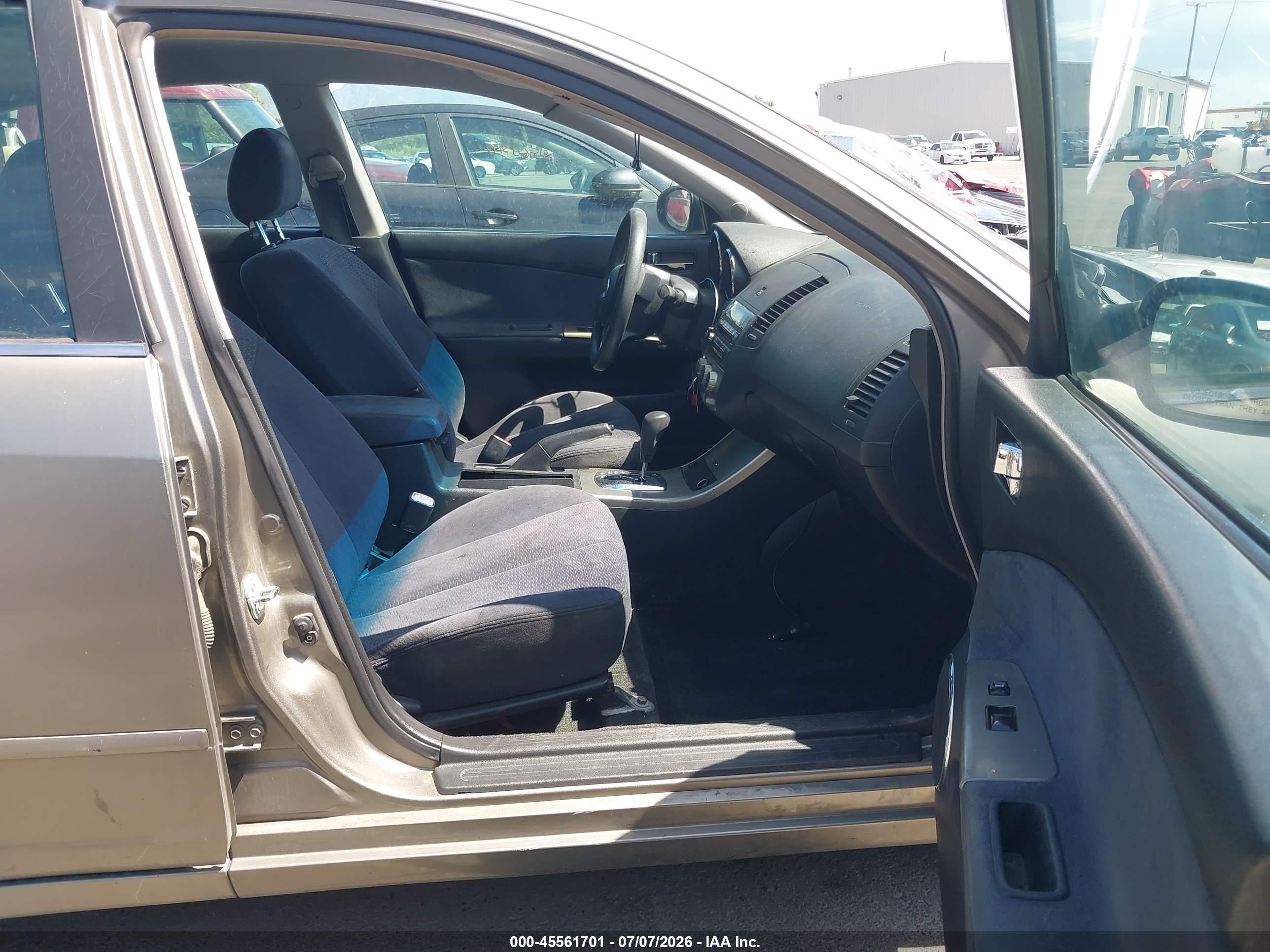 2005 Nissan Altima 2.5 S Серебряный vin: 1N4AL11D15N414374