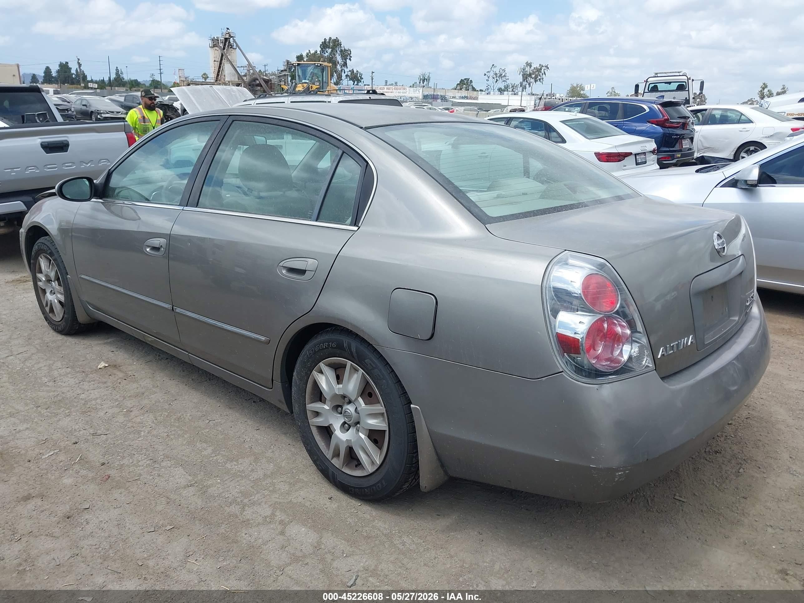 2006 Nissan Altima 2.5 S Beige vin: 1N4AL11D16N301221