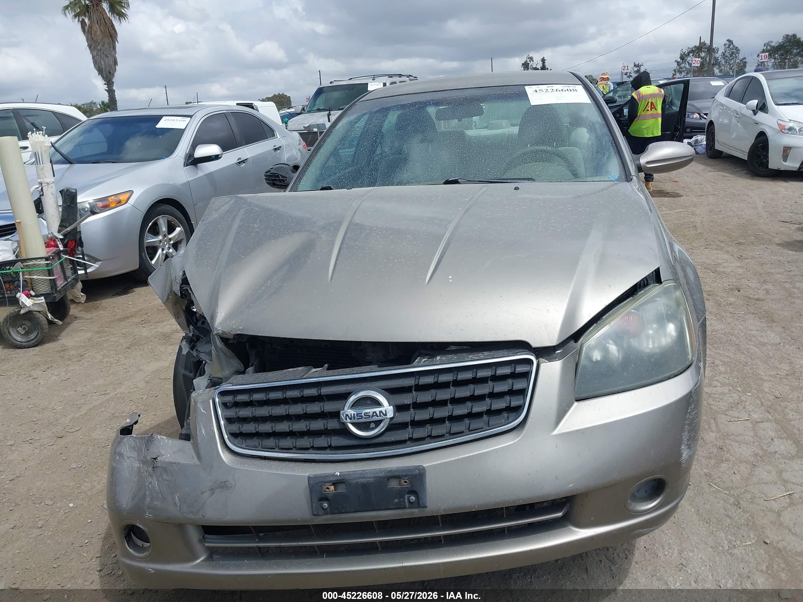2006 Nissan Altima 2.5 S Beige vin: 1N4AL11D16N301221