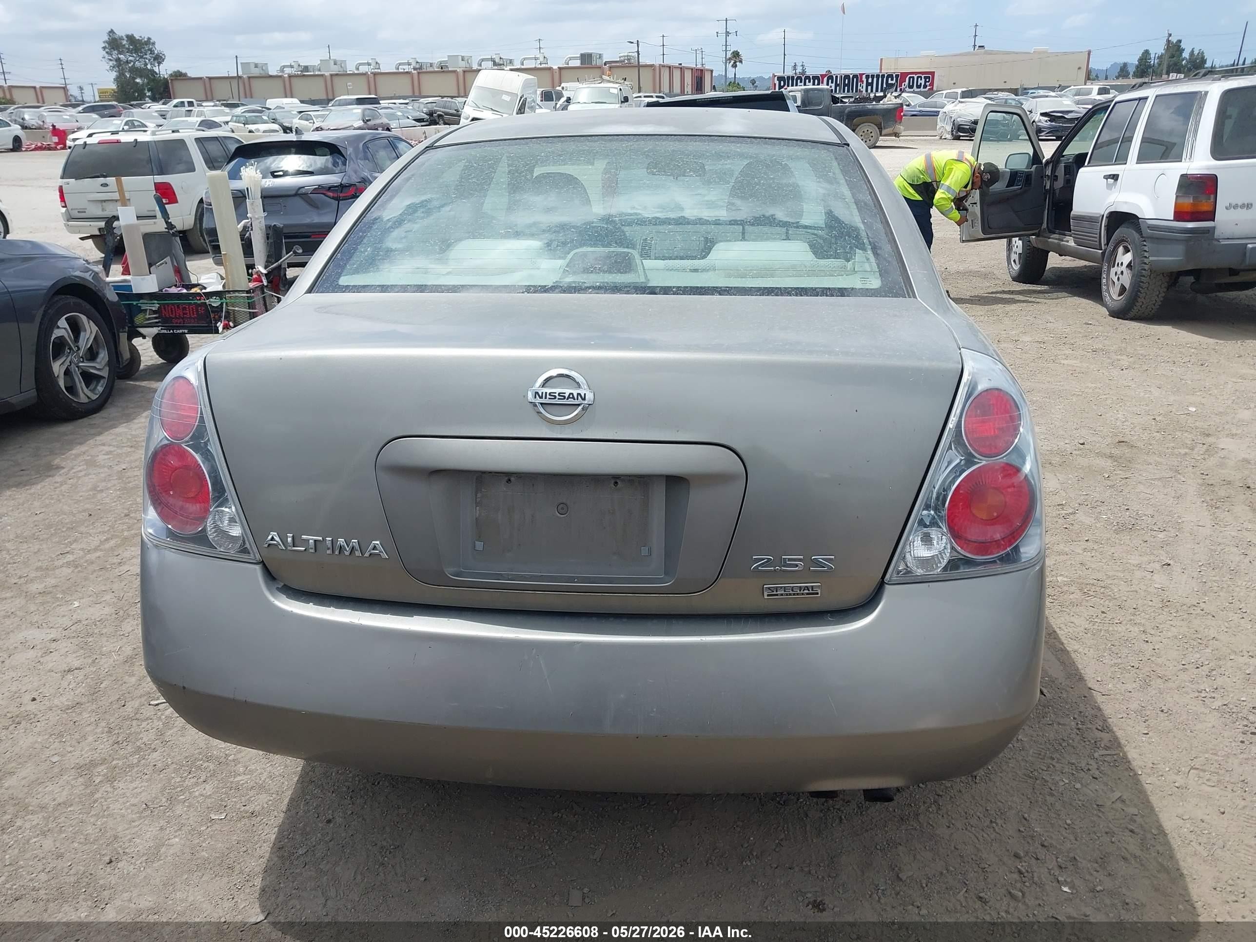 2006 Nissan Altima 2.5 S Beige vin: 1N4AL11D16N301221