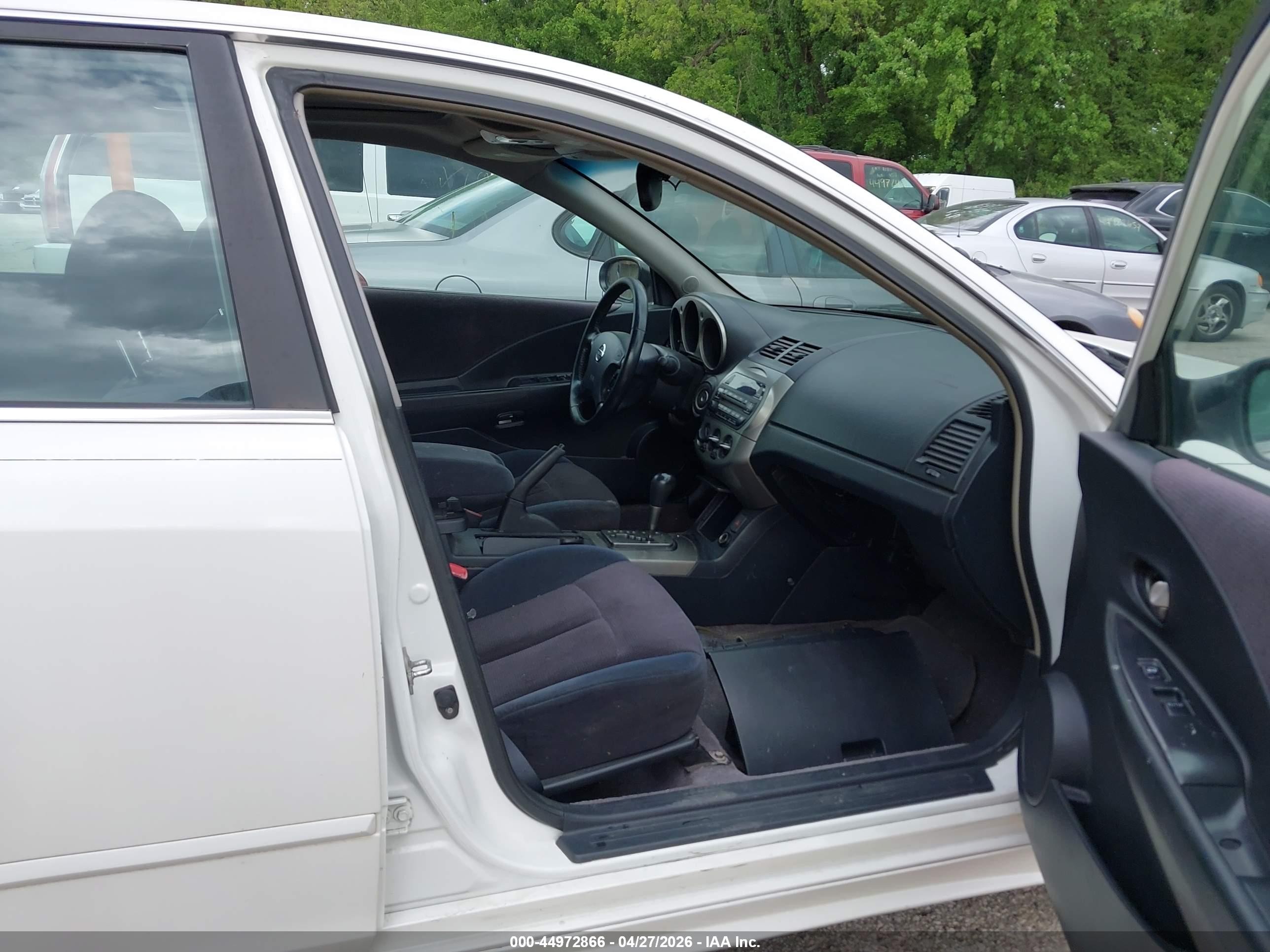 2003 Nissan Altima 2.5 S White vin: 1N4AL11D23C126596