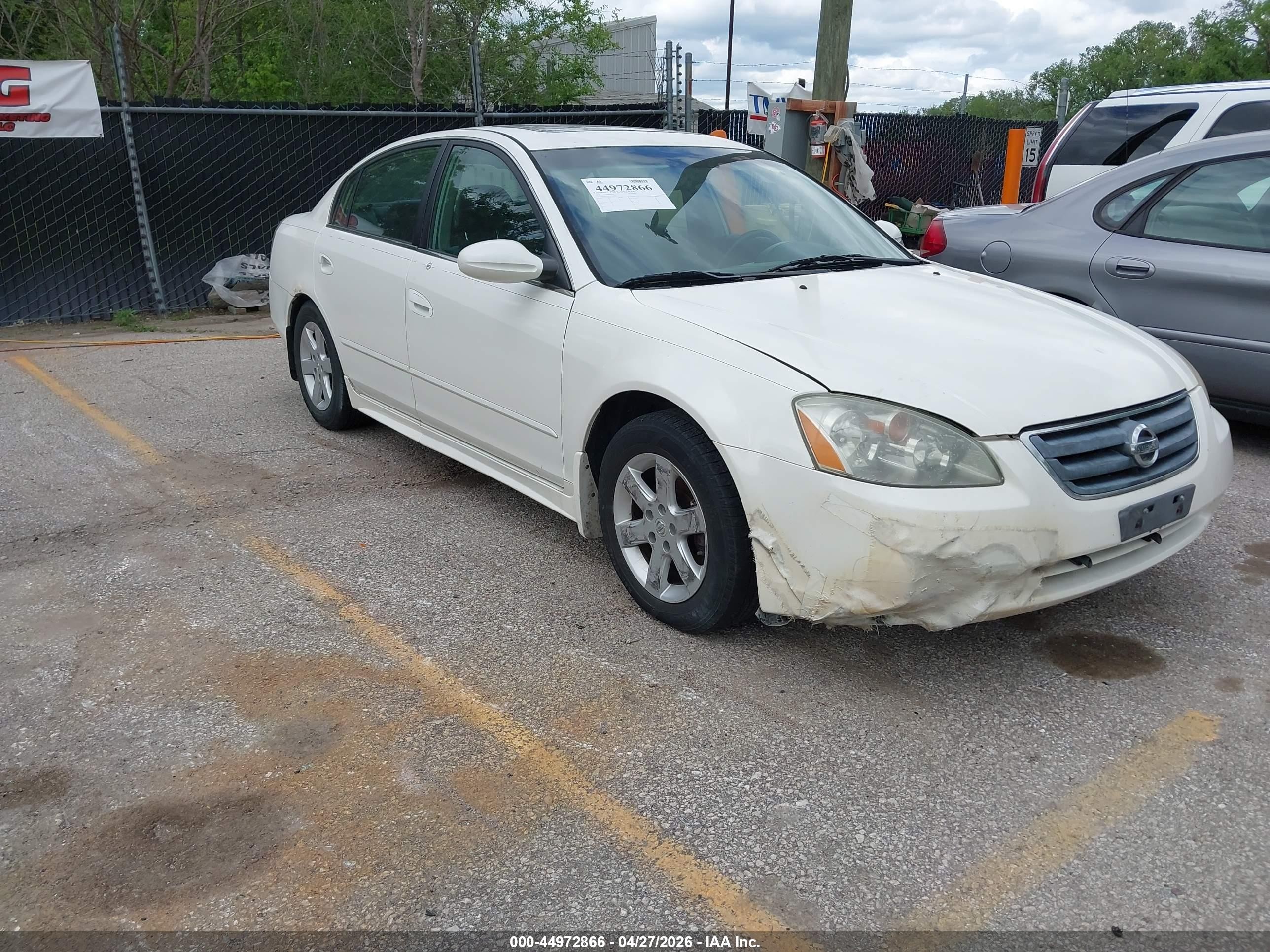 2003 Nissan Altima 2.5 S Белый vin: 1N4AL11D23C126596