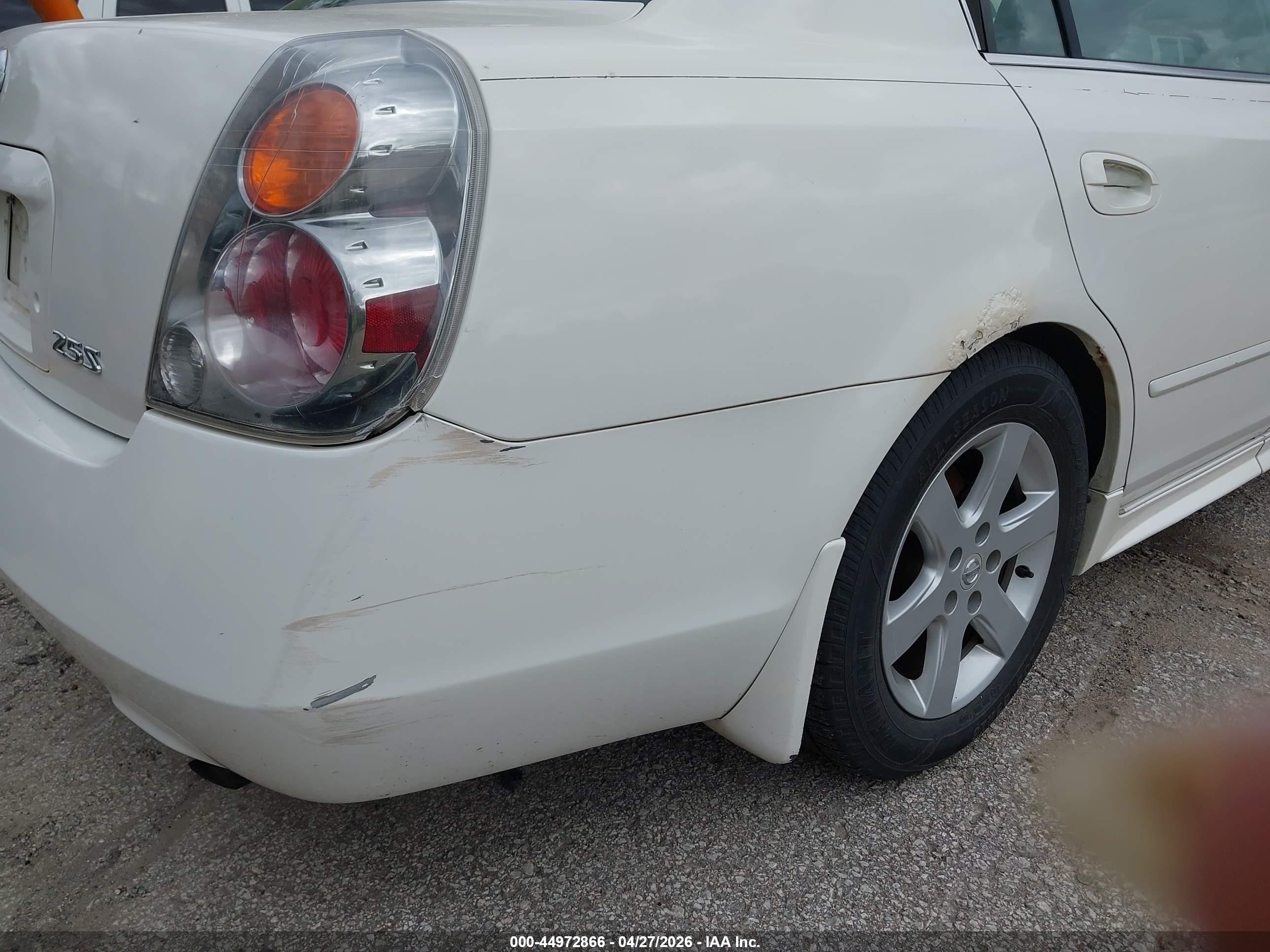 2003 Nissan Altima 2.5 S White vin: 1N4AL11D23C126596