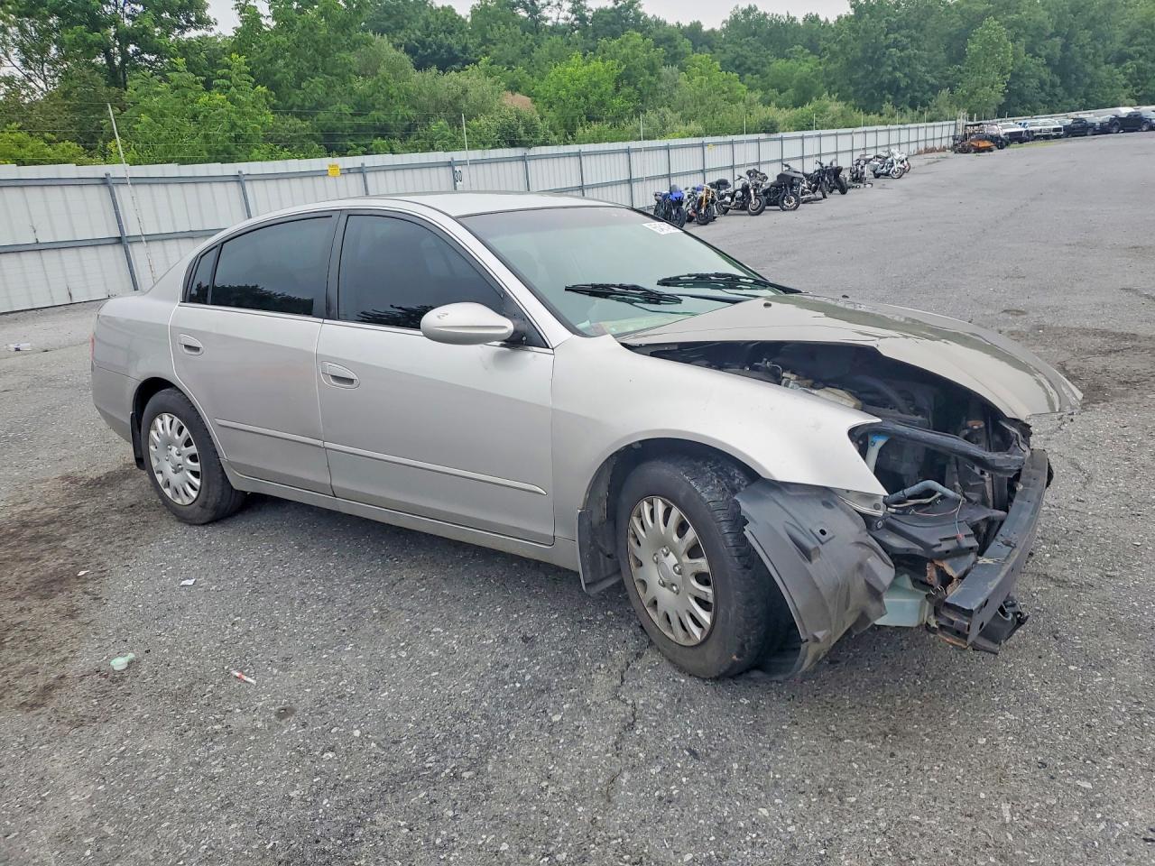 2003 Nissan Altima 2.5 Серебряный vin: 1N4AL11D23C255843