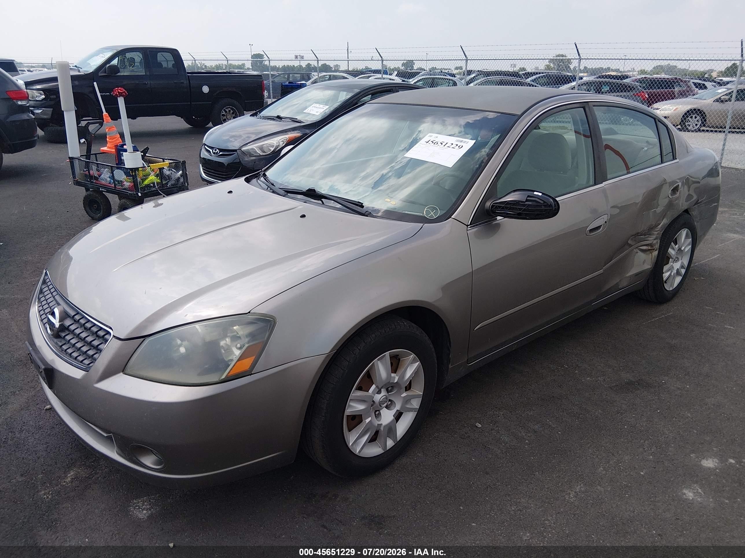 2005 Nissan Altima 2.5 S Champagne vin: 1N4AL11D25C271186