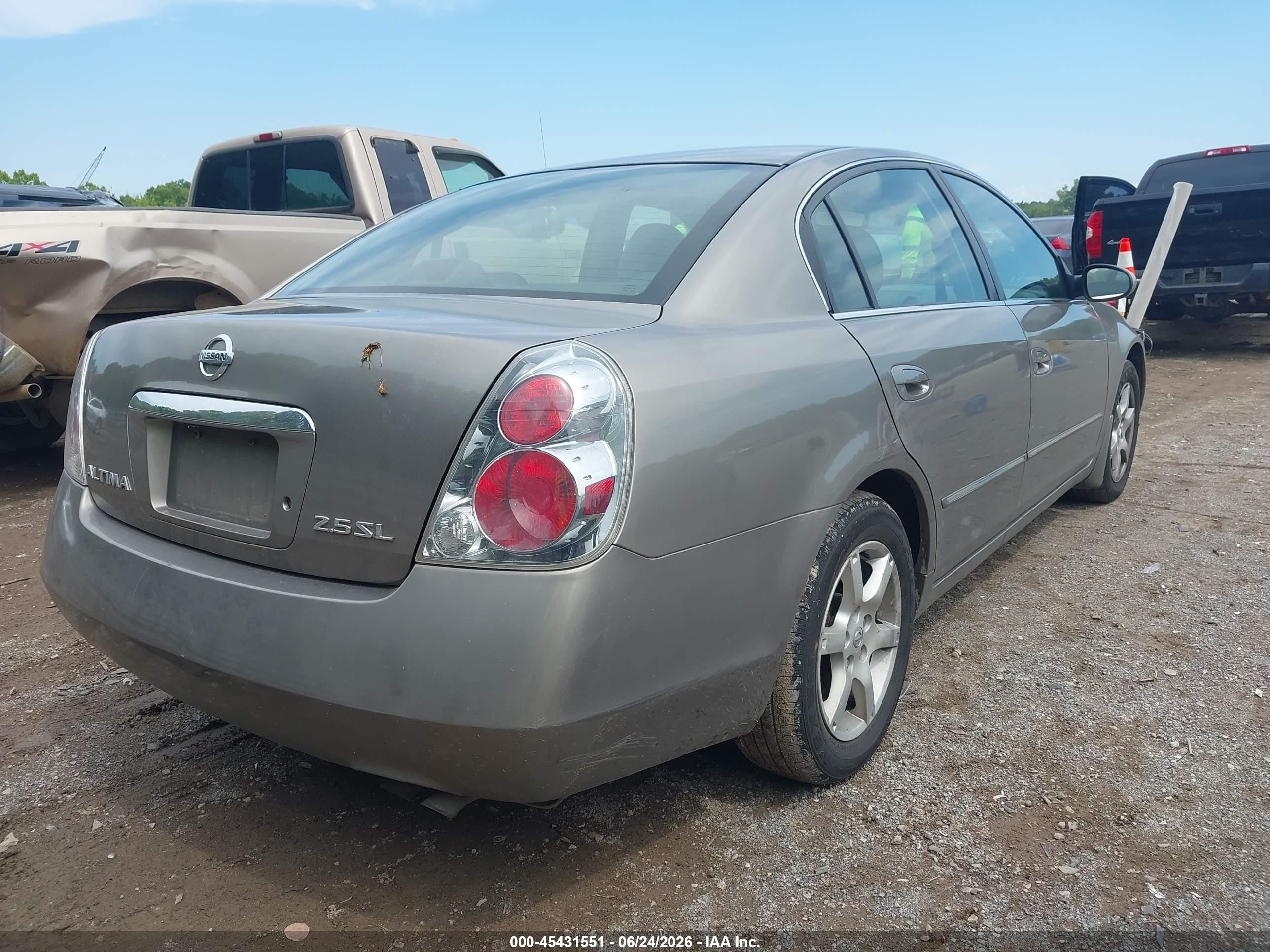 2005 Nissan Altima 2.5 S Pewter vin: 1N4AL11D25C330575
