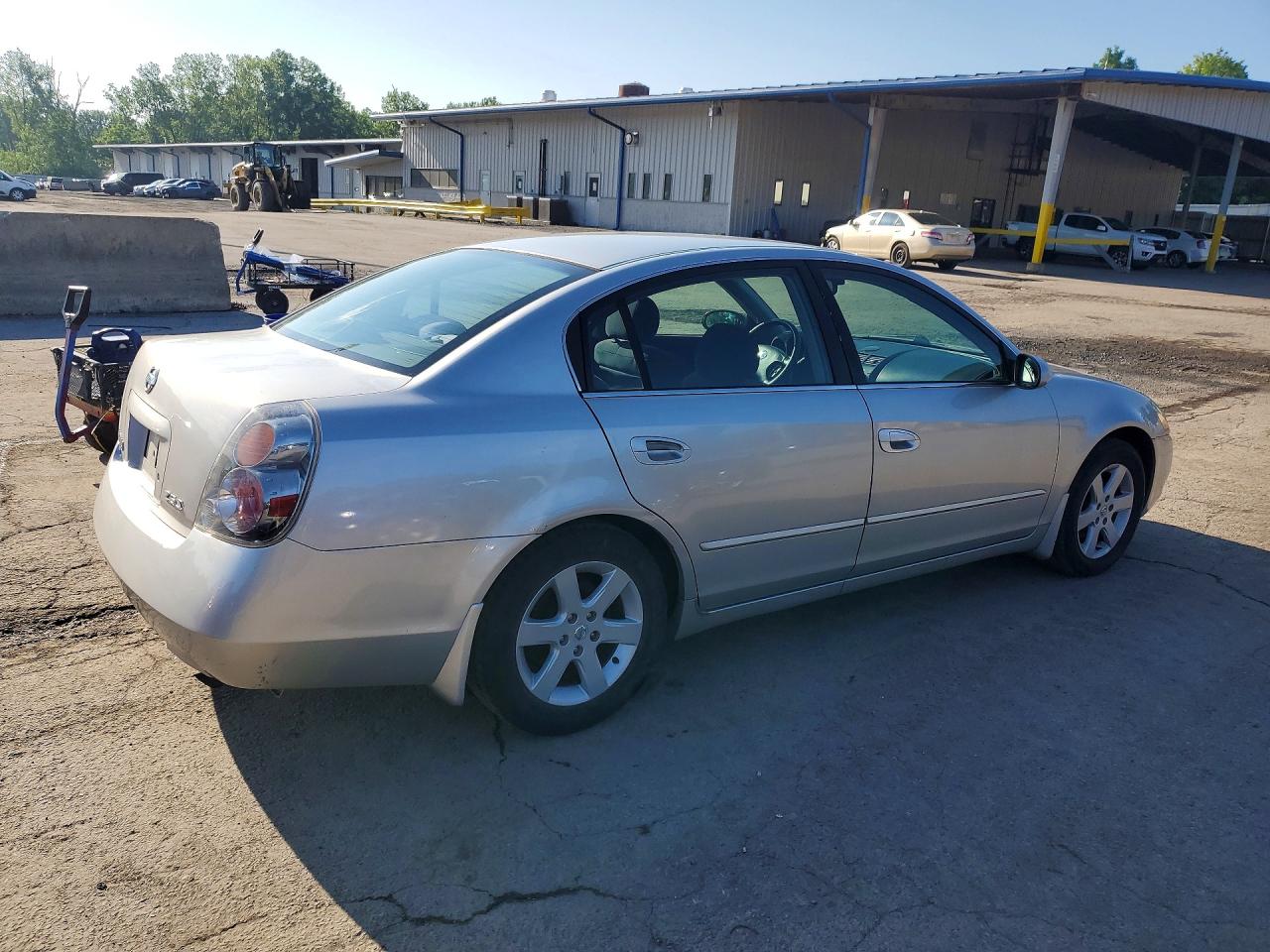 2002 Nissan Altima 2.5 Silver vin: 1N4AL11D32C291846