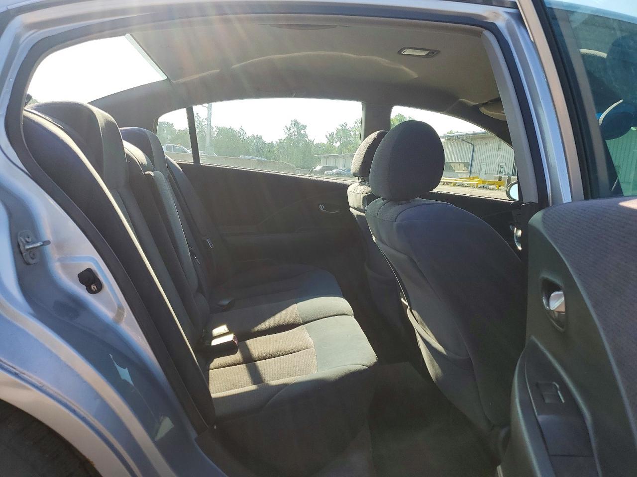 2002 Nissan Altima 2.5 Silver vin: 1N4AL11D32C291846