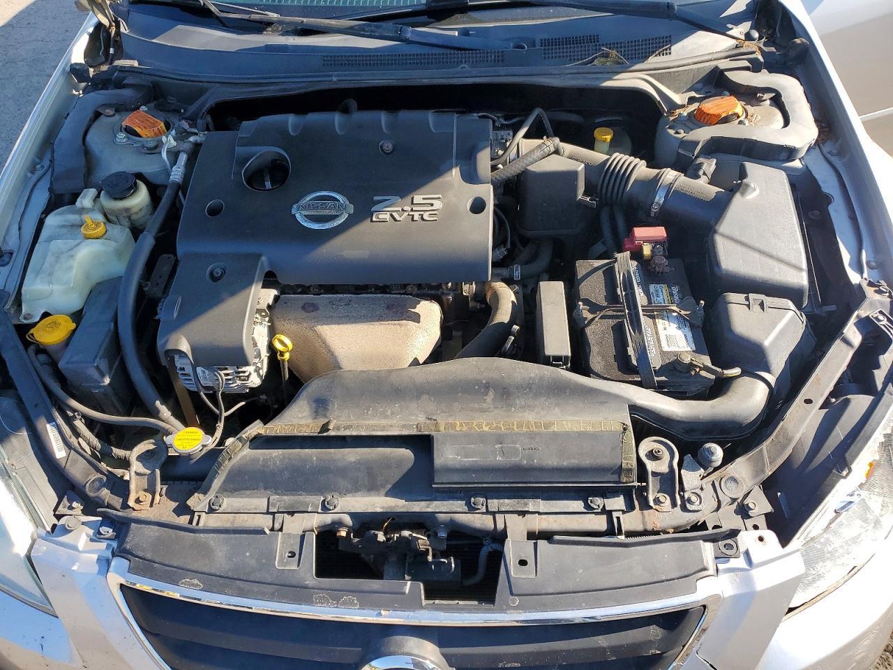 2002 Nissan Altima 2.5 Silver vin: 1N4AL11D32C291846