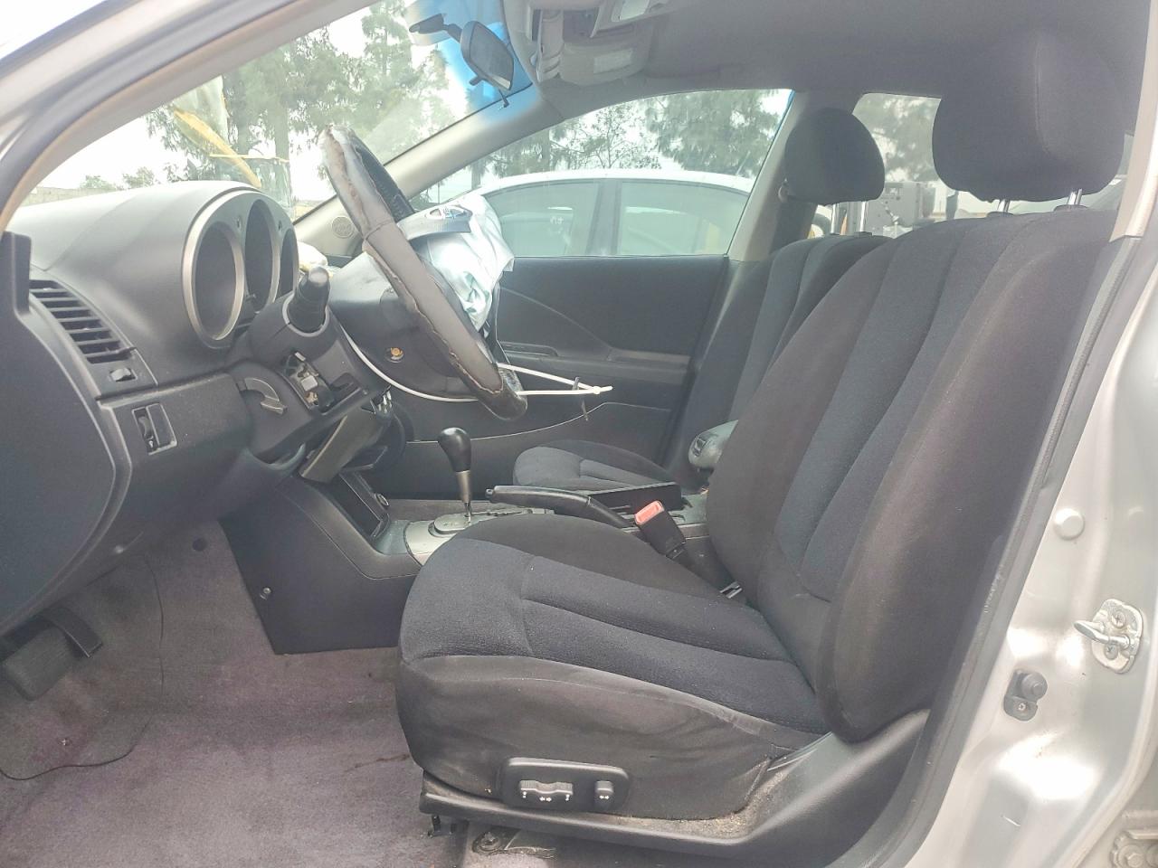 2004 Nissan Altima 2.5 Серебряный vin: 1N4AL11D34C185884