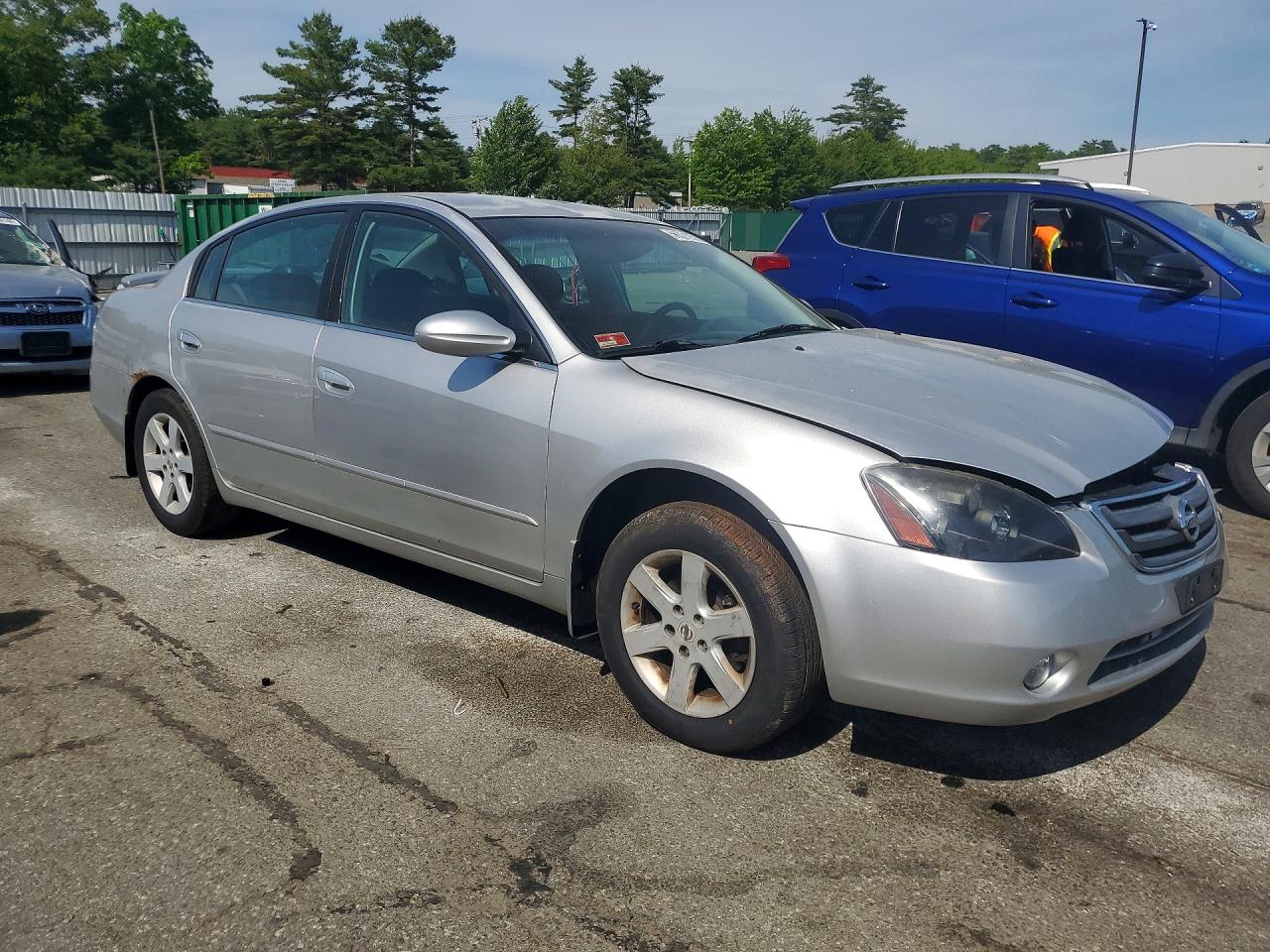 2004 Nissan Altima 2.5 Silver vin: 1N4AL11D34C192981